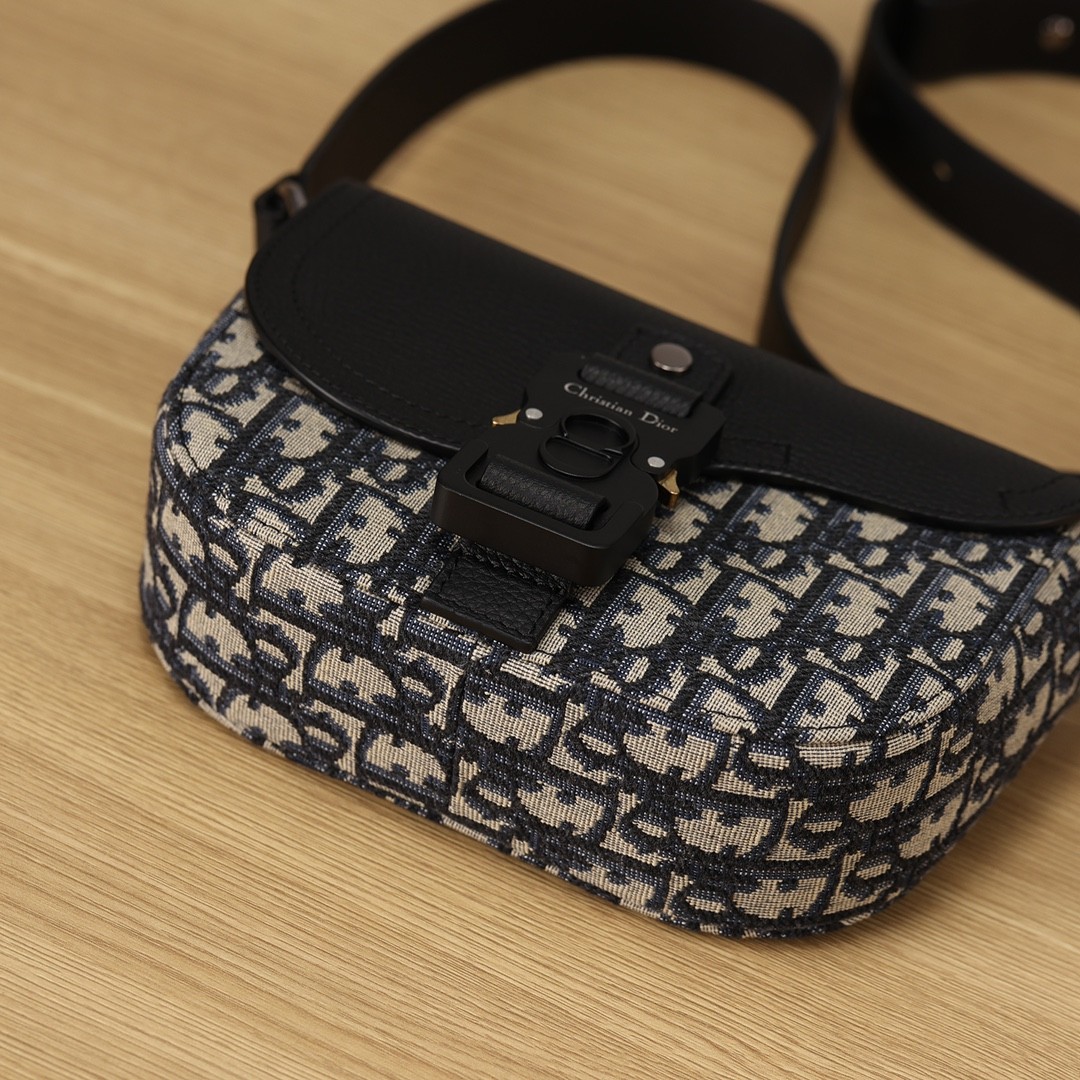 Shebag Super replica Dior New Saddle bag review(August 2025 updated)-Umgangatho ogqwesileyo woMgangatho weFake weLouis Vuitton kwiVenkile ye-Intanethi, ibhegi yomyili weReplica ru