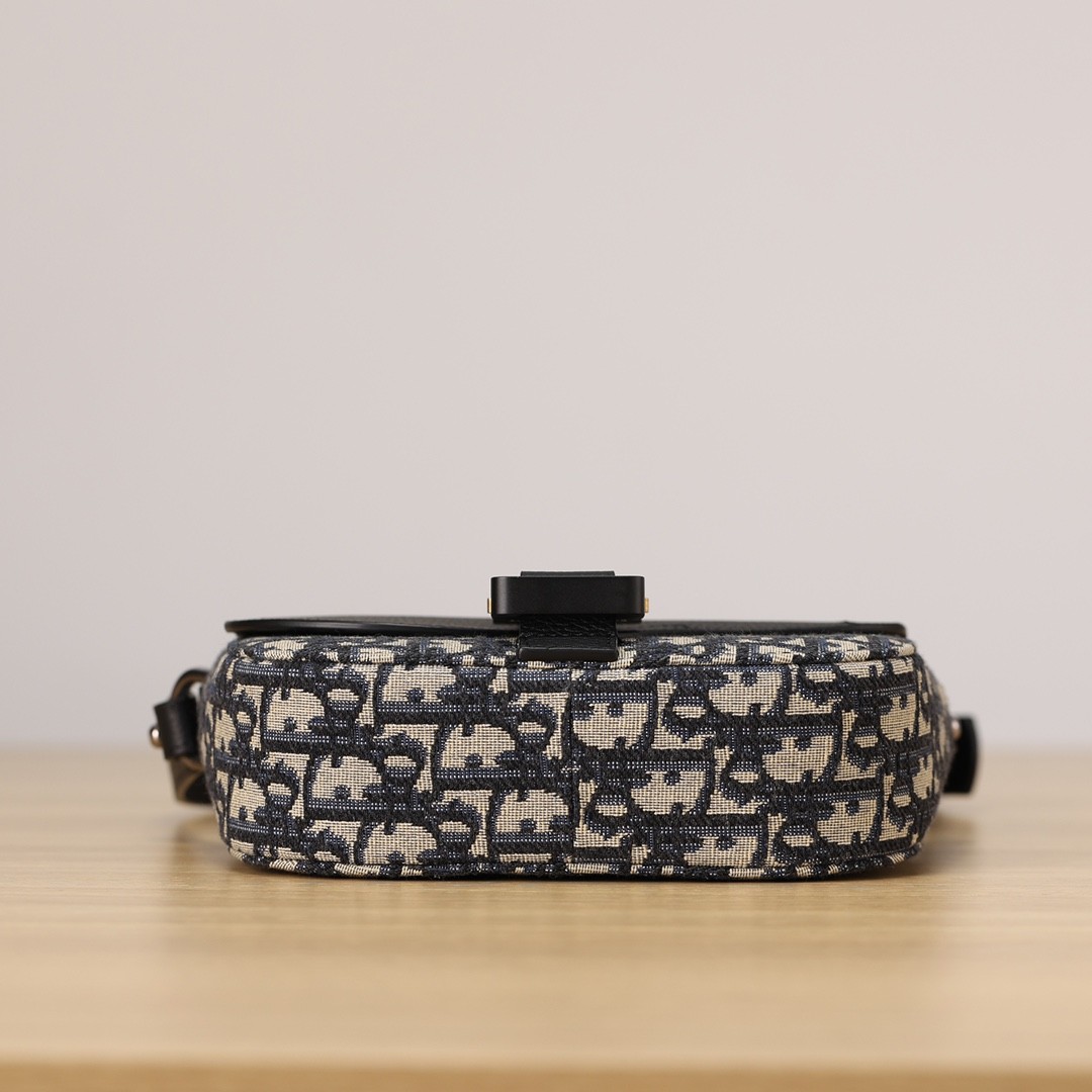 Shebag Super replica Dior New Saddle bag review(August 2025 updated)-Umgangatho ogqwesileyo woMgangatho weFake weLouis Vuitton kwiVenkile ye-Intanethi, ibhegi yomyili weReplica ru