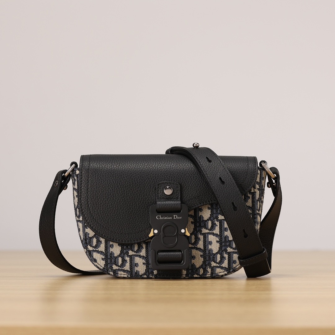 Shebag Super replica Dior New Saddle bag review(August 2025 updated)-Umgangatho ogqwesileyo woMgangatho weFake weLouis Vuitton kwiVenkile ye-Intanethi, ibhegi yomyili weReplica ru