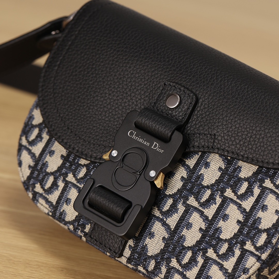Shebag Super replica Dior New Saddle bag review(August 2025 updated)-Umgangatho ogqwesileyo woMgangatho weFake weLouis Vuitton kwiVenkile ye-Intanethi, ibhegi yomyili weReplica ru