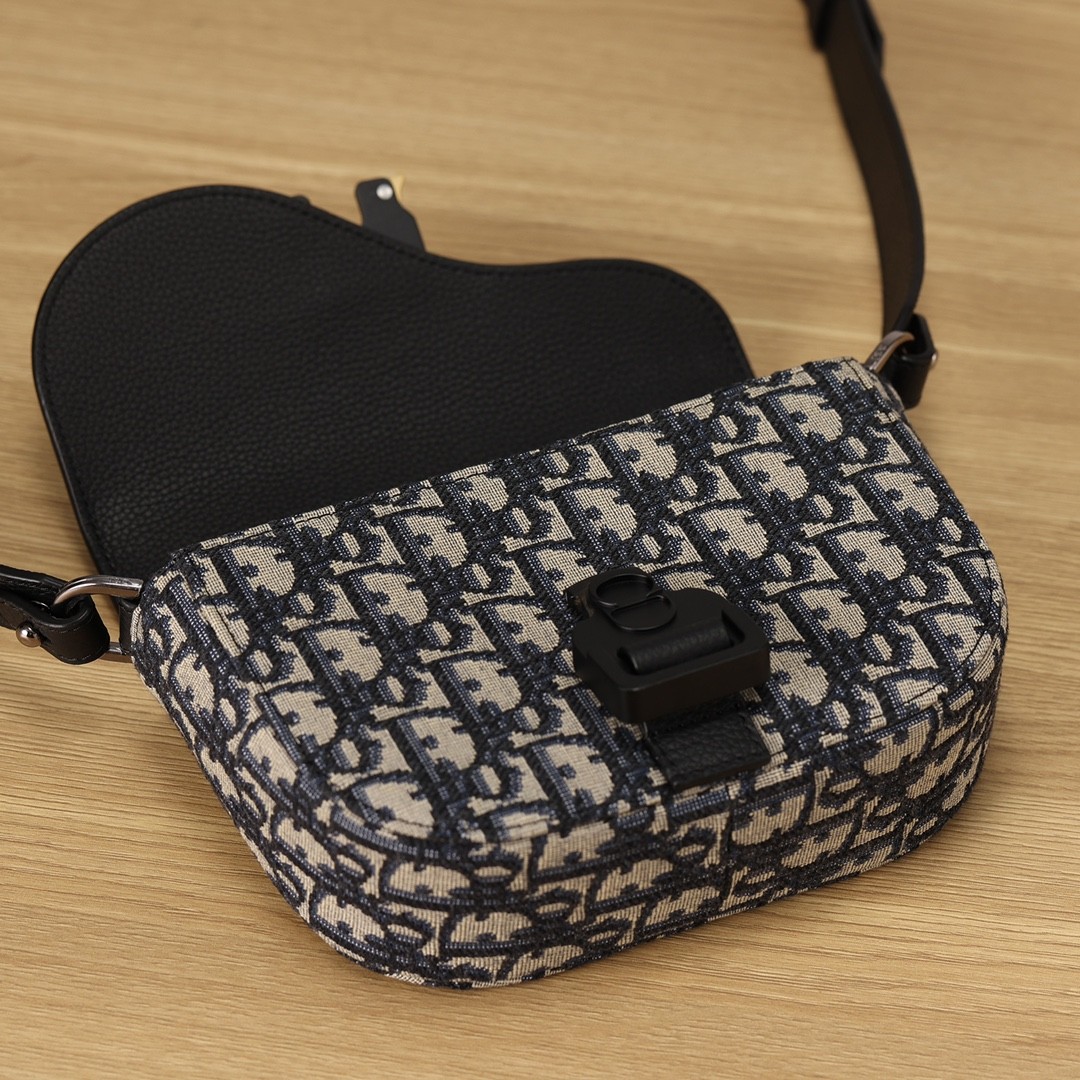 Shebag Super replica Dior New Saddle bag review(August 2025 updated)-Umgangatho ogqwesileyo woMgangatho weFake weLouis Vuitton kwiVenkile ye-Intanethi, ibhegi yomyili weReplica ru