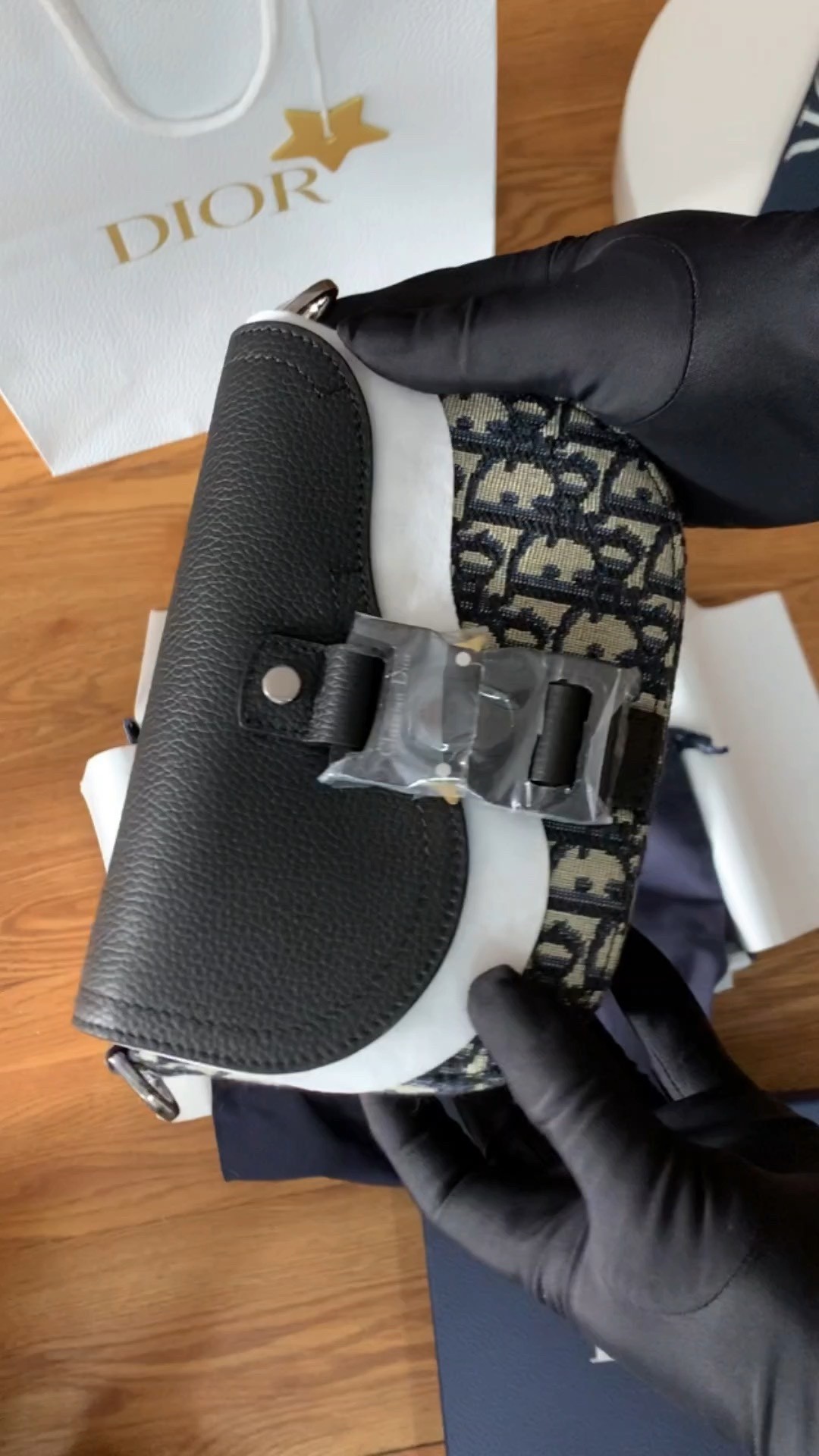 Shebag Super replica Dior New Saddle bag review(August 2025 updated)-Umgangatho ogqwesileyo woMgangatho weFake weLouis Vuitton kwiVenkile ye-Intanethi, ibhegi yomyili weReplica ru