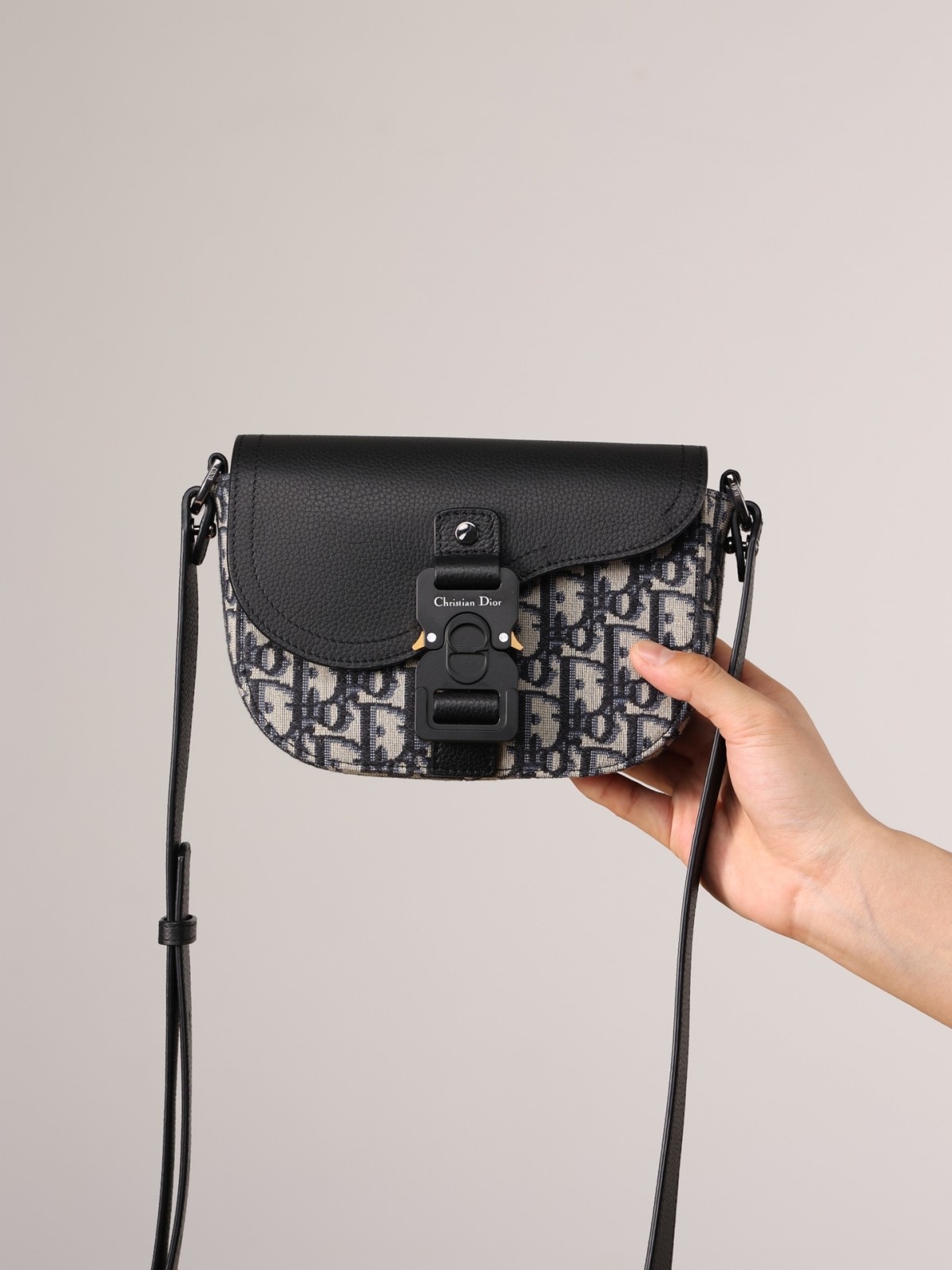 Shebag Super replica Dior New Saddle bag review(August 2025 updated)-Umgangatho ogqwesileyo woMgangatho weFake weLouis Vuitton kwiVenkile ye-Intanethi, ibhegi yomyili weReplica ru