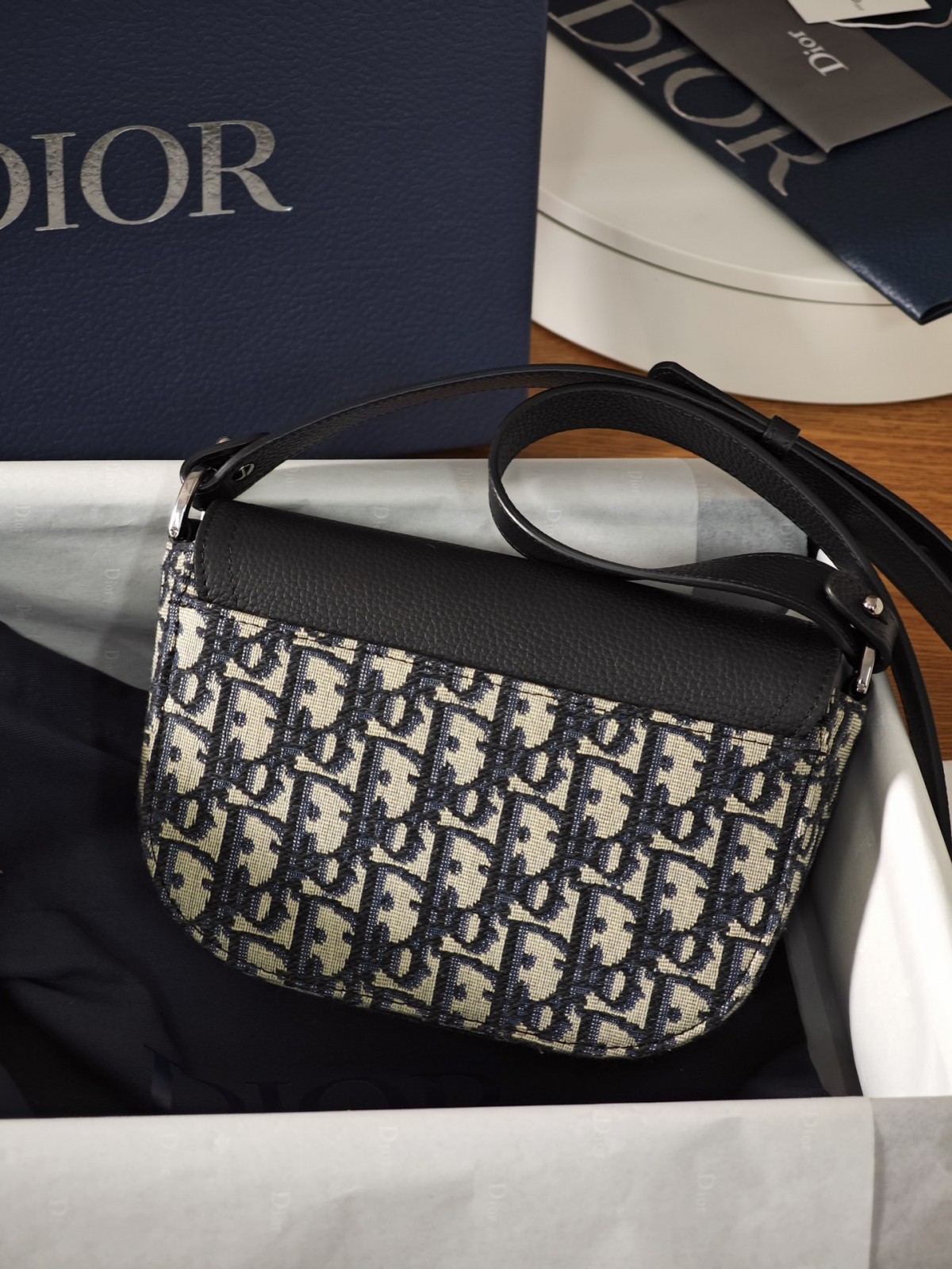 Shebag Super replica Dior New Saddle bag review(August 2025 updated)-Umgangatho ogqwesileyo woMgangatho weFake weLouis Vuitton kwiVenkile ye-Intanethi, ibhegi yomyili weReplica ru