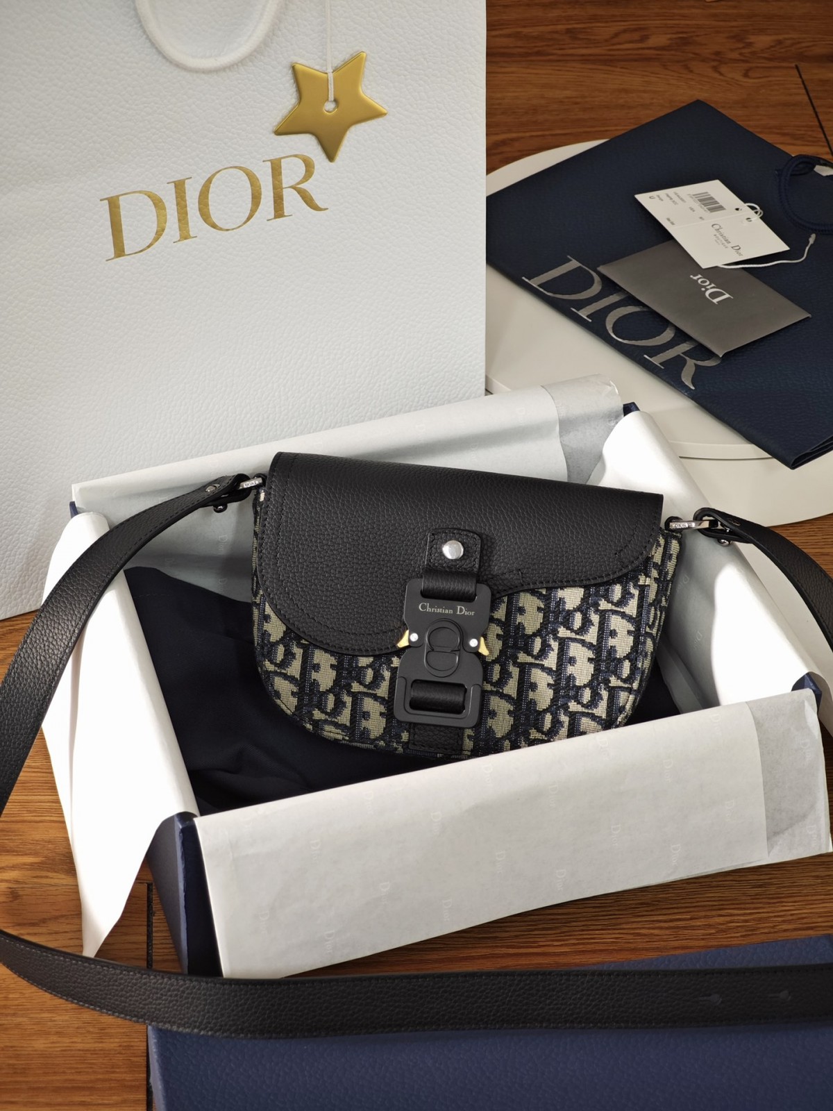 Shebag Super replica Dior New Saddle bag review(August 2025 updated)-Umgangatho ogqwesileyo woMgangatho weFake weLouis Vuitton kwiVenkile ye-Intanethi, ibhegi yomyili weReplica ru