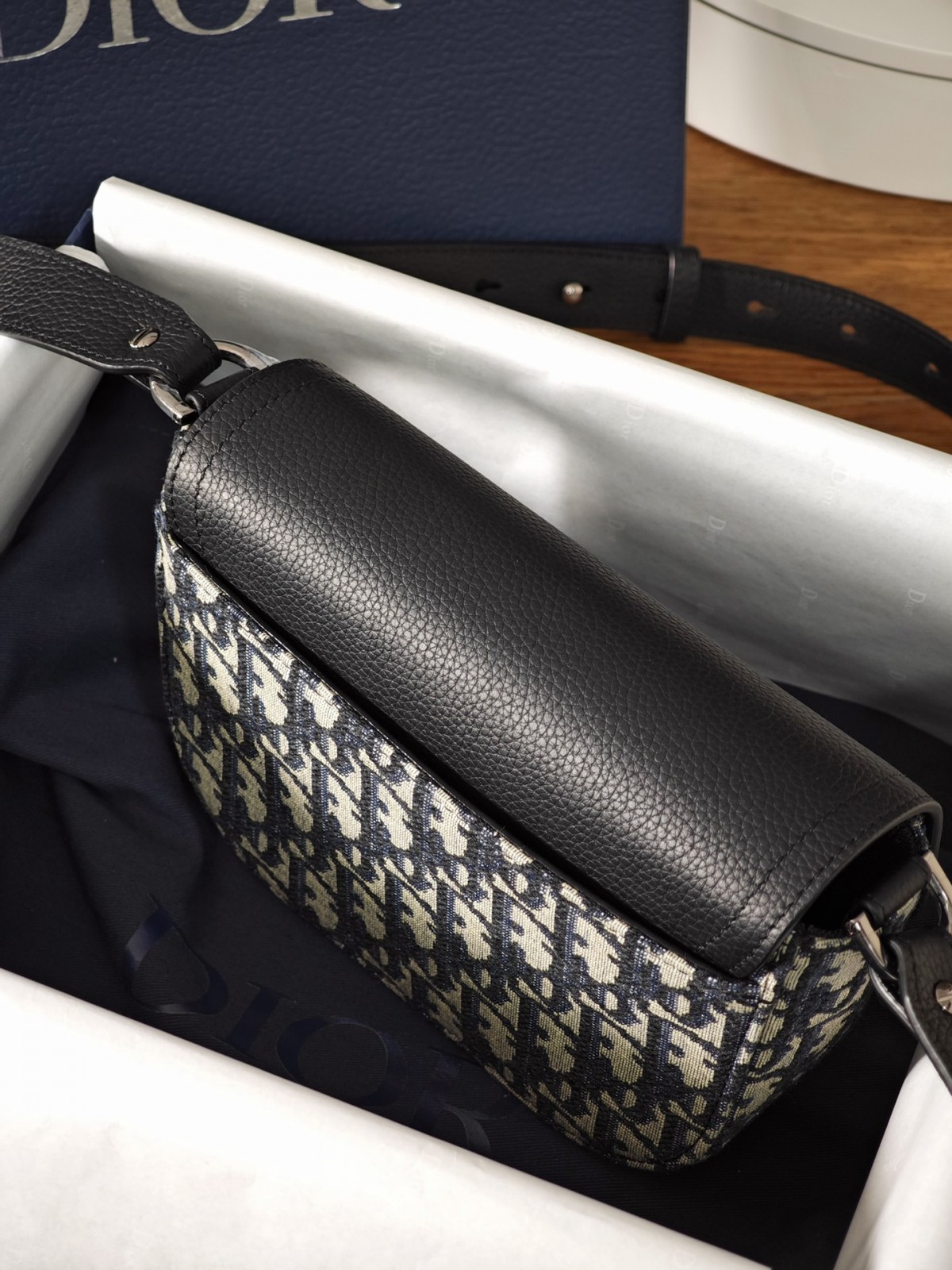 Shebag Super replica Dior New Saddle bag review(August 2025 updated)-Umgangatho ogqwesileyo woMgangatho weFake weLouis Vuitton kwiVenkile ye-Intanethi, ibhegi yomyili weReplica ru