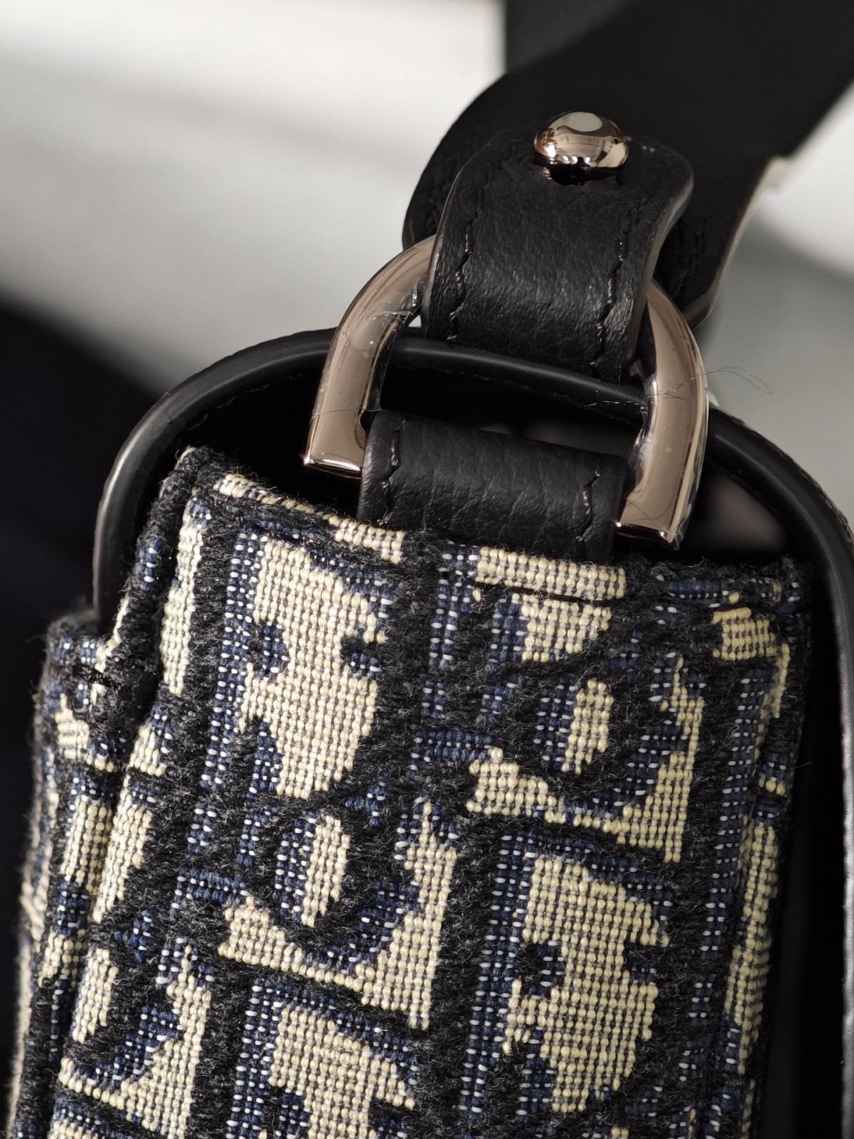 Shebag Super replica Dior New Saddle bag review(August 2025 updated)-Umgangatho ogqwesileyo woMgangatho weFake weLouis Vuitton kwiVenkile ye-Intanethi, ibhegi yomyili weReplica ru