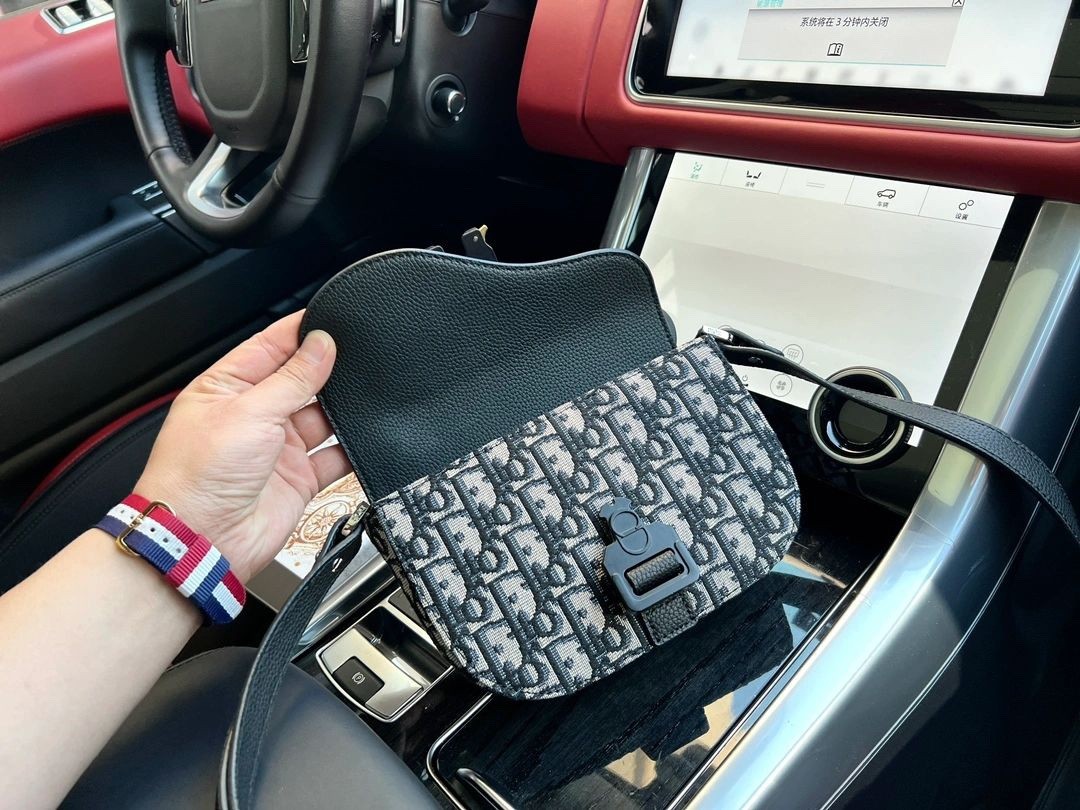 Shebag Super replica Dior New Saddle bag review(August 2025 updated)-Umgangatho ogqwesileyo woMgangatho weFake weLouis Vuitton kwiVenkile ye-Intanethi, ibhegi yomyili weReplica ru