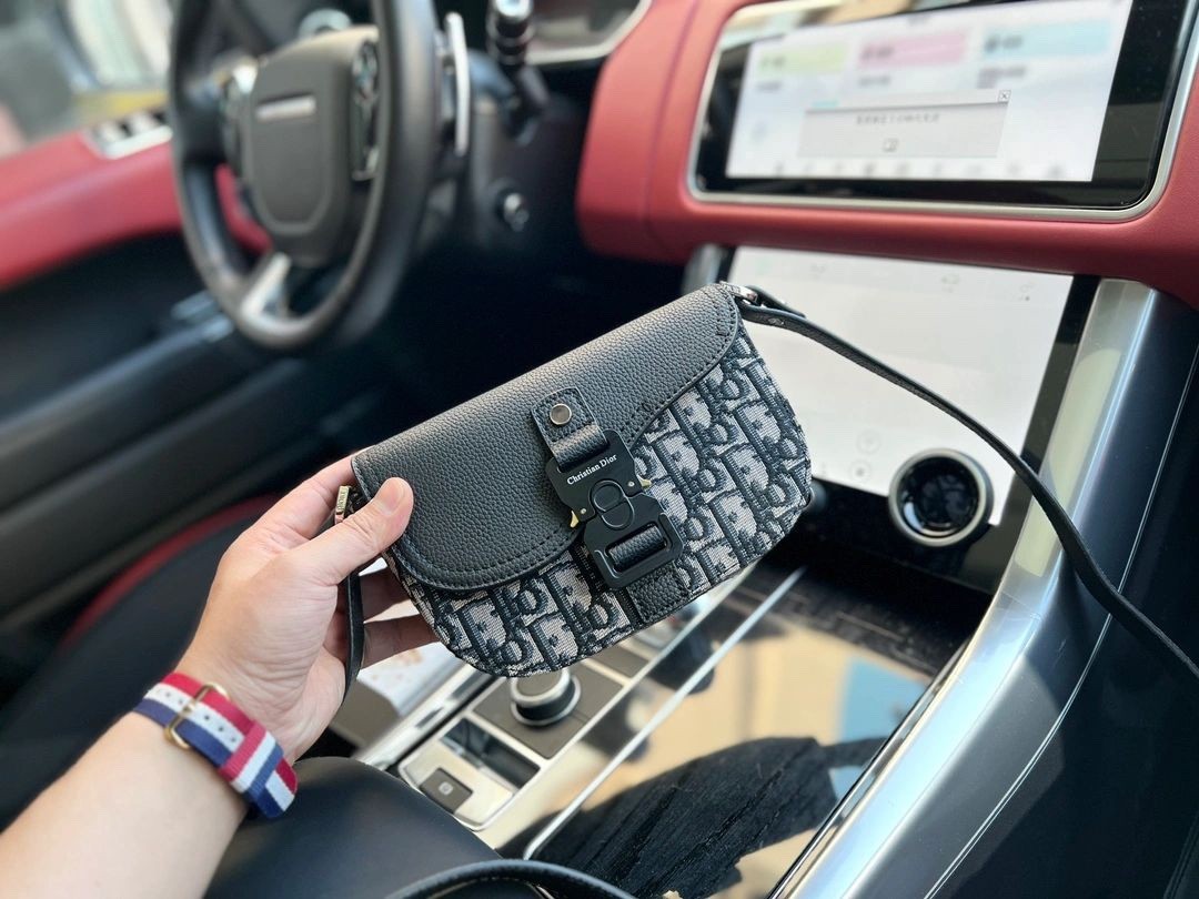 Shebag Super replica Dior New Saddle bag review(August 2025 updated)-Umgangatho ogqwesileyo woMgangatho weFake weLouis Vuitton kwiVenkile ye-Intanethi, ibhegi yomyili weReplica ru