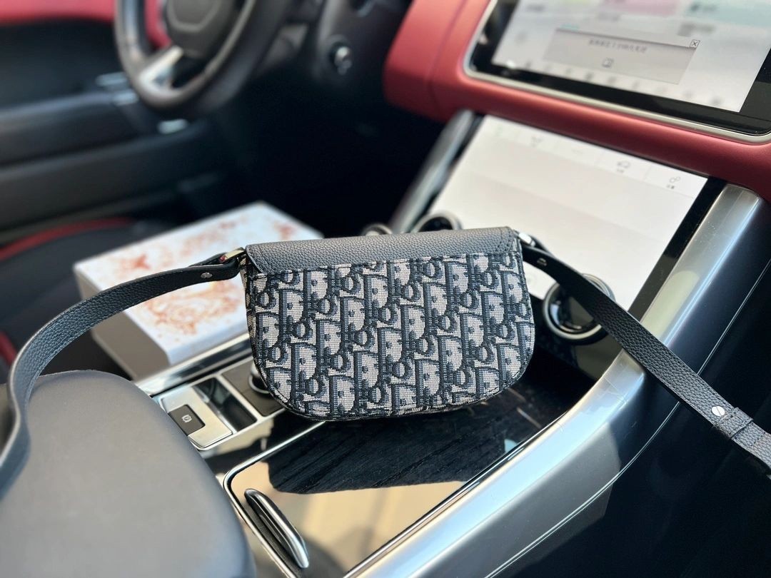 Shebag Super replica Dior New Saddle bag review(August 2025 updated)-Umgangatho ogqwesileyo woMgangatho weFake weLouis Vuitton kwiVenkile ye-Intanethi, ibhegi yomyili weReplica ru