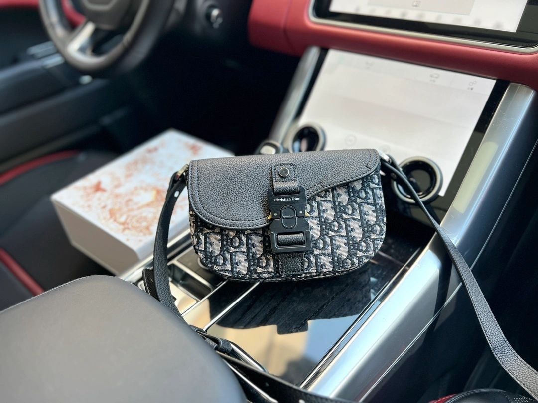 Shebag Super replica Dior New Saddle bag review(August 2025 updated)-Umgangatho ogqwesileyo woMgangatho weFake weLouis Vuitton kwiVenkile ye-Intanethi, ibhegi yomyili weReplica ru