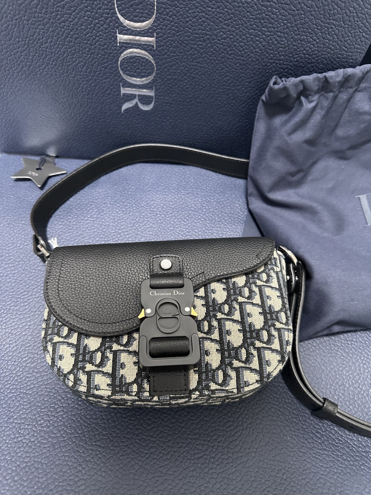 Shebag Super replica Dior New Saddle bag review(August 2025 updated)-Umgangatho ogqwesileyo woMgangatho weFake weLouis Vuitton kwiVenkile ye-Intanethi, ibhegi yomyili weReplica ru