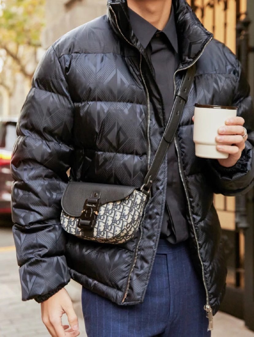 Shebag Super replica Dior New Saddle bag review(August 2025 updated)-Umgangatho ogqwesileyo woMgangatho weFake weLouis Vuitton kwiVenkile ye-Intanethi, ibhegi yomyili weReplica ru