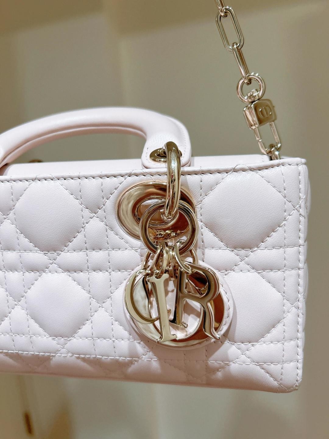 Shebag Super replica Dior mini tote bag review(August 2025 updated)-Umgangatho ogqwesileyo woMgangatho weFake weLouis Vuitton kwiVenkile ye-Intanethi, ibhegi yomyili weReplica ru