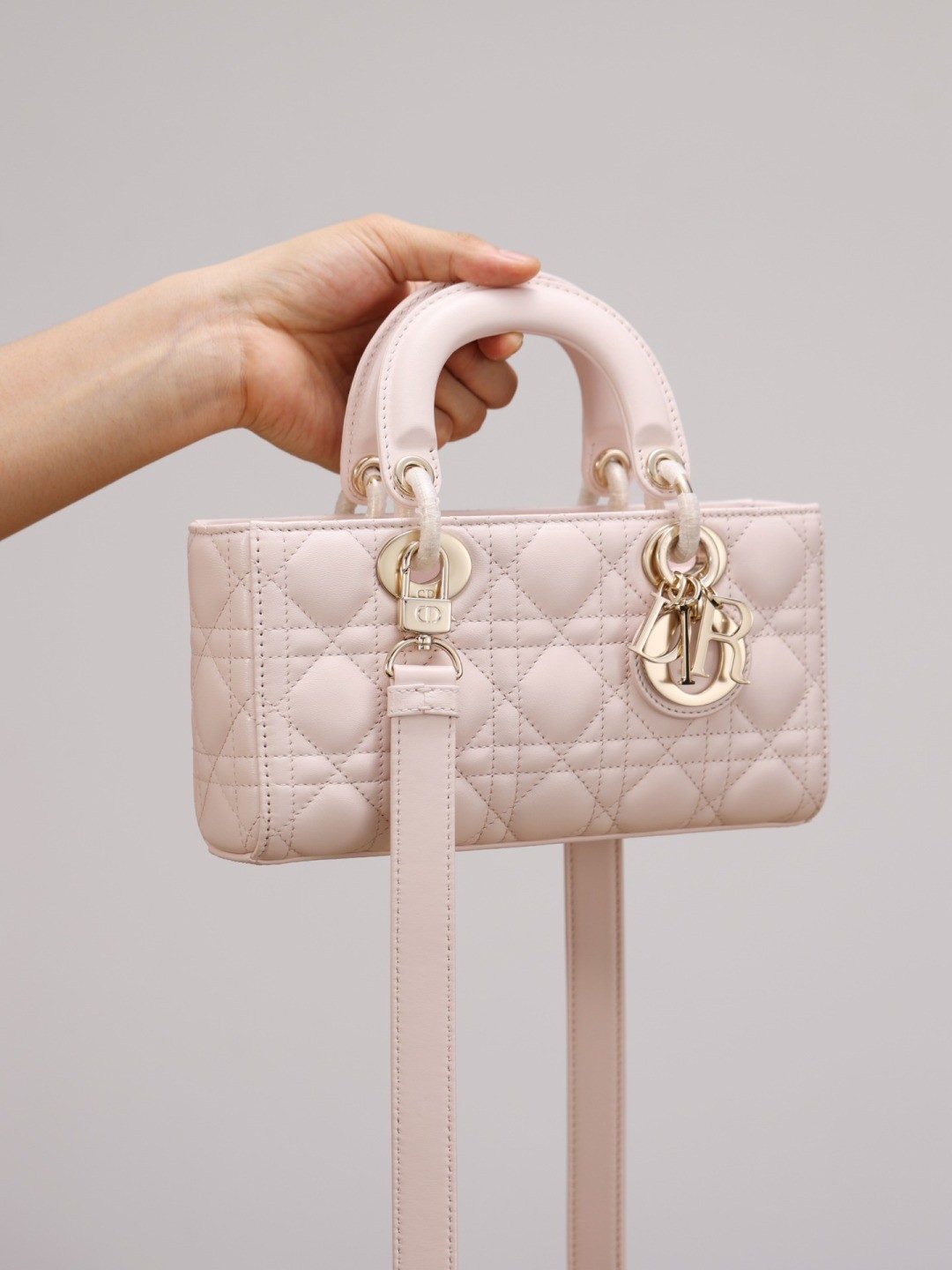 Shebag Super replica Dior mini tote bag review(August 2025 updated)-Umgangatho ogqwesileyo woMgangatho weFake weLouis Vuitton kwiVenkile ye-Intanethi, ibhegi yomyili weReplica ru