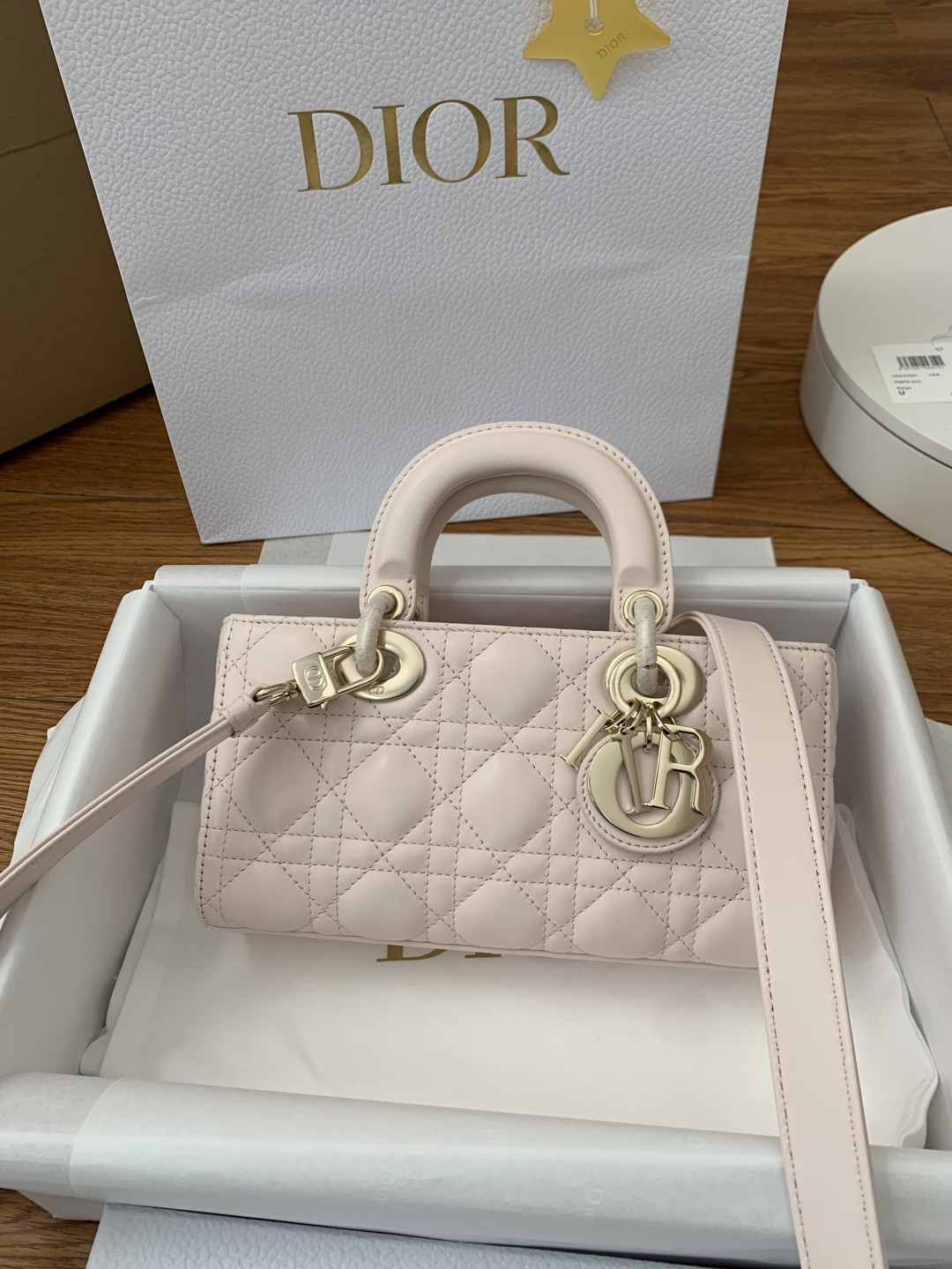 Shebag Super replica Dior mini tote bag review(August 2025 updated)-Umgangatho ogqwesileyo woMgangatho weFake weLouis Vuitton kwiVenkile ye-Intanethi, ibhegi yomyili weReplica ru