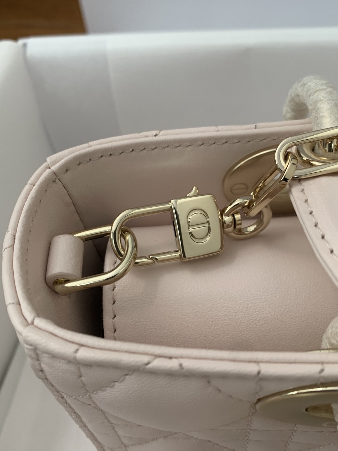 Shebag Super replica Dior mini tote bag review(August 2025 updated)-Umgangatho ogqwesileyo woMgangatho weFake weLouis Vuitton kwiVenkile ye-Intanethi, ibhegi yomyili weReplica ru