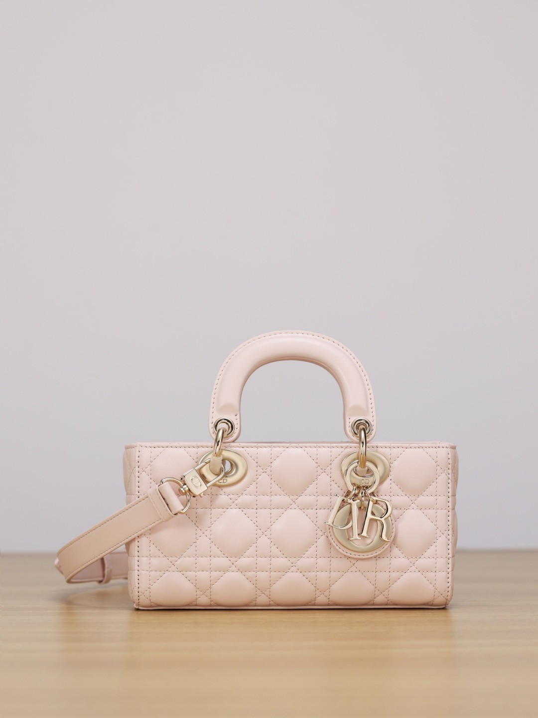 Shebag Super replica Dior mini tote bag review(August 2025 updated)-Umgangatho ogqwesileyo woMgangatho weFake weLouis Vuitton kwiVenkile ye-Intanethi, ibhegi yomyili weReplica ru