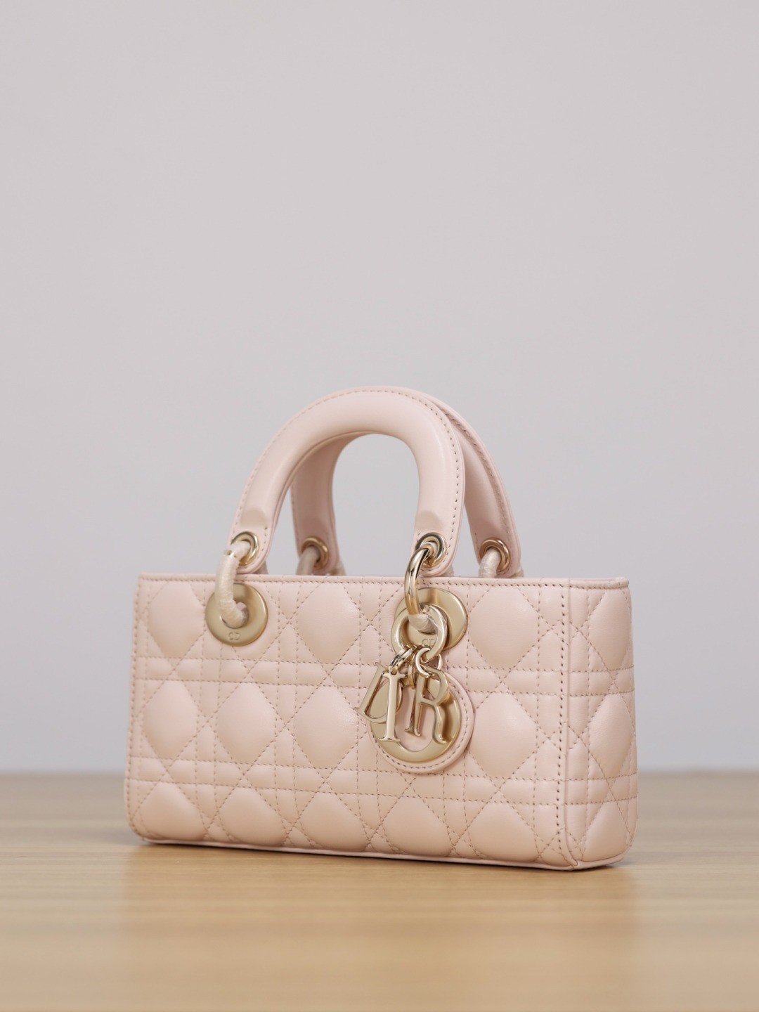 Shebag Super replica Dior mini tote bag review(August 2025 updated)-Umgangatho ogqwesileyo woMgangatho weFake weLouis Vuitton kwiVenkile ye-Intanethi, ibhegi yomyili weReplica ru