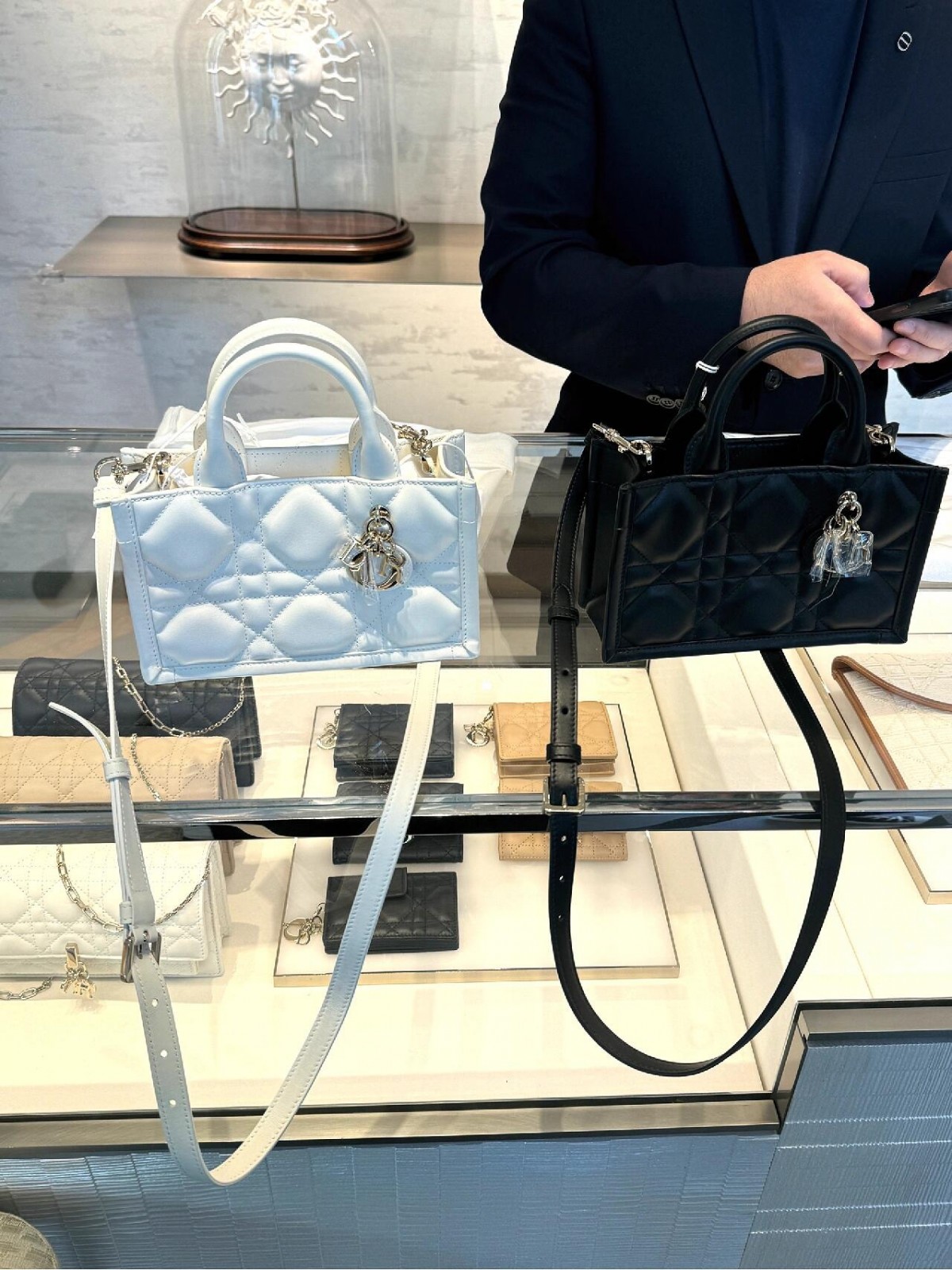 Shebag super replica Dior Mini tote bag white and black review(August 2025 updated)-Best Quality Fake designer Bag Review, Replica designer bag ru