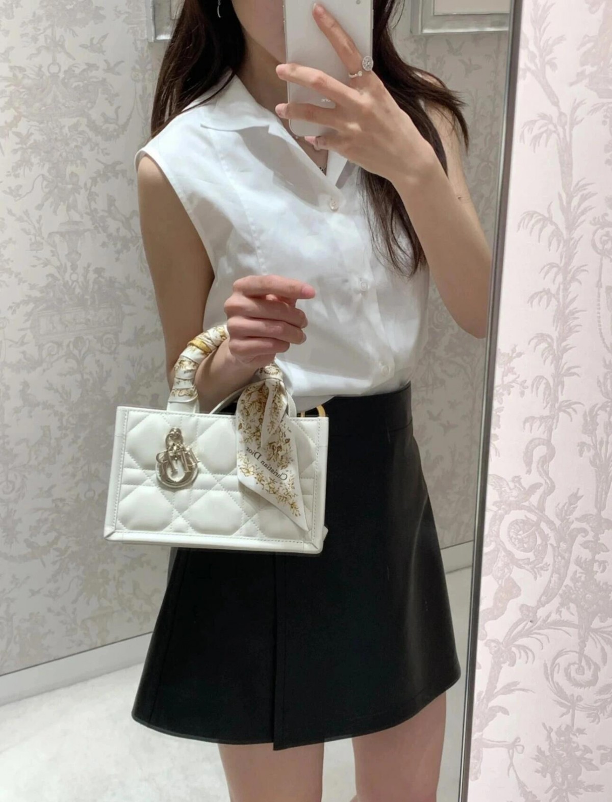 Shebag super replica Dior Mini tote bag white and black review(August 2025 updated)-Best Quality Fake designer Bag Review, Replica designer bag ru