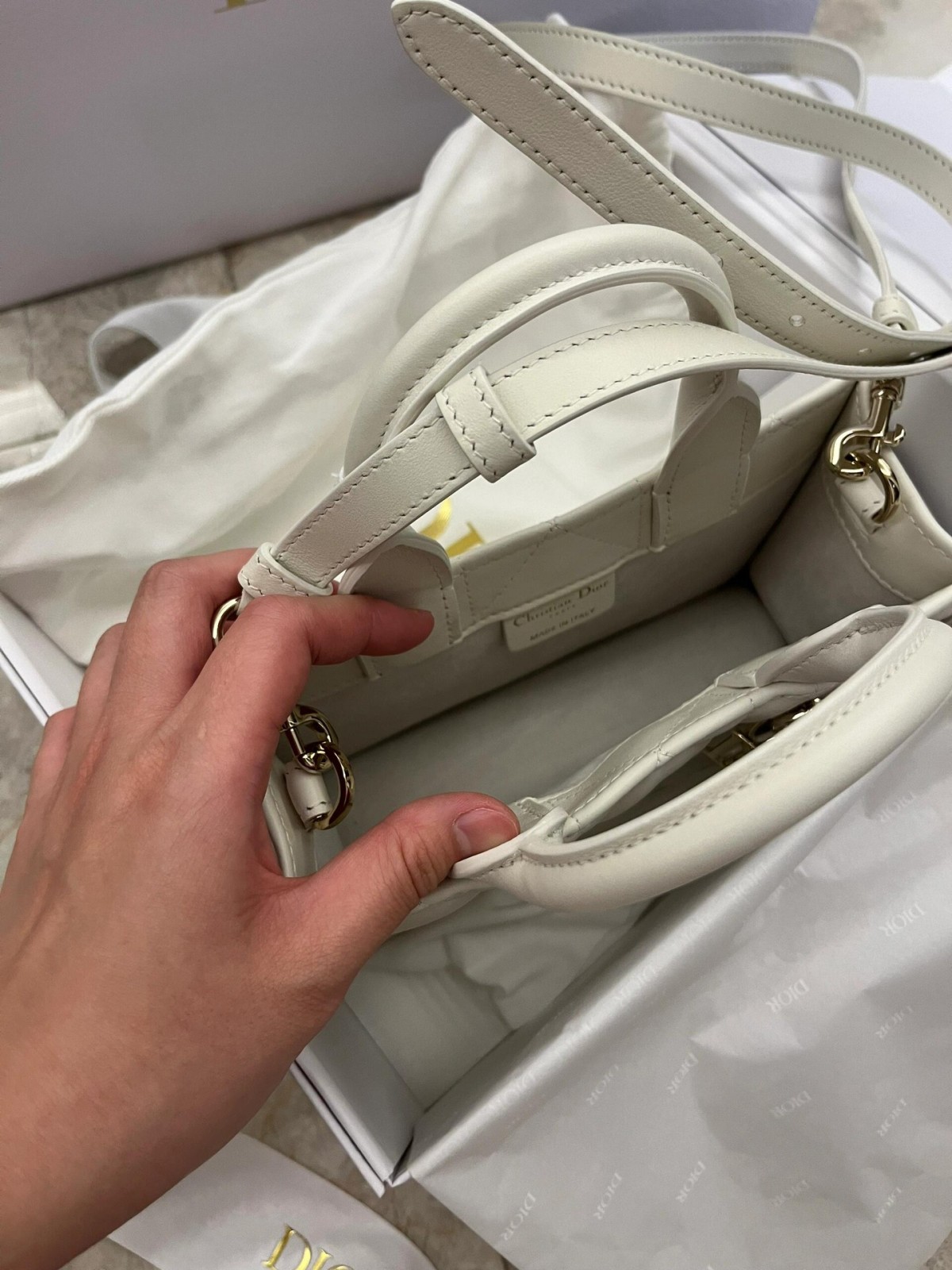 Shebag super replica Dior Mini tote bag white and black review(August 2025 updated)-Best Quality Fake designer Bag Review, Replica designer bag ru