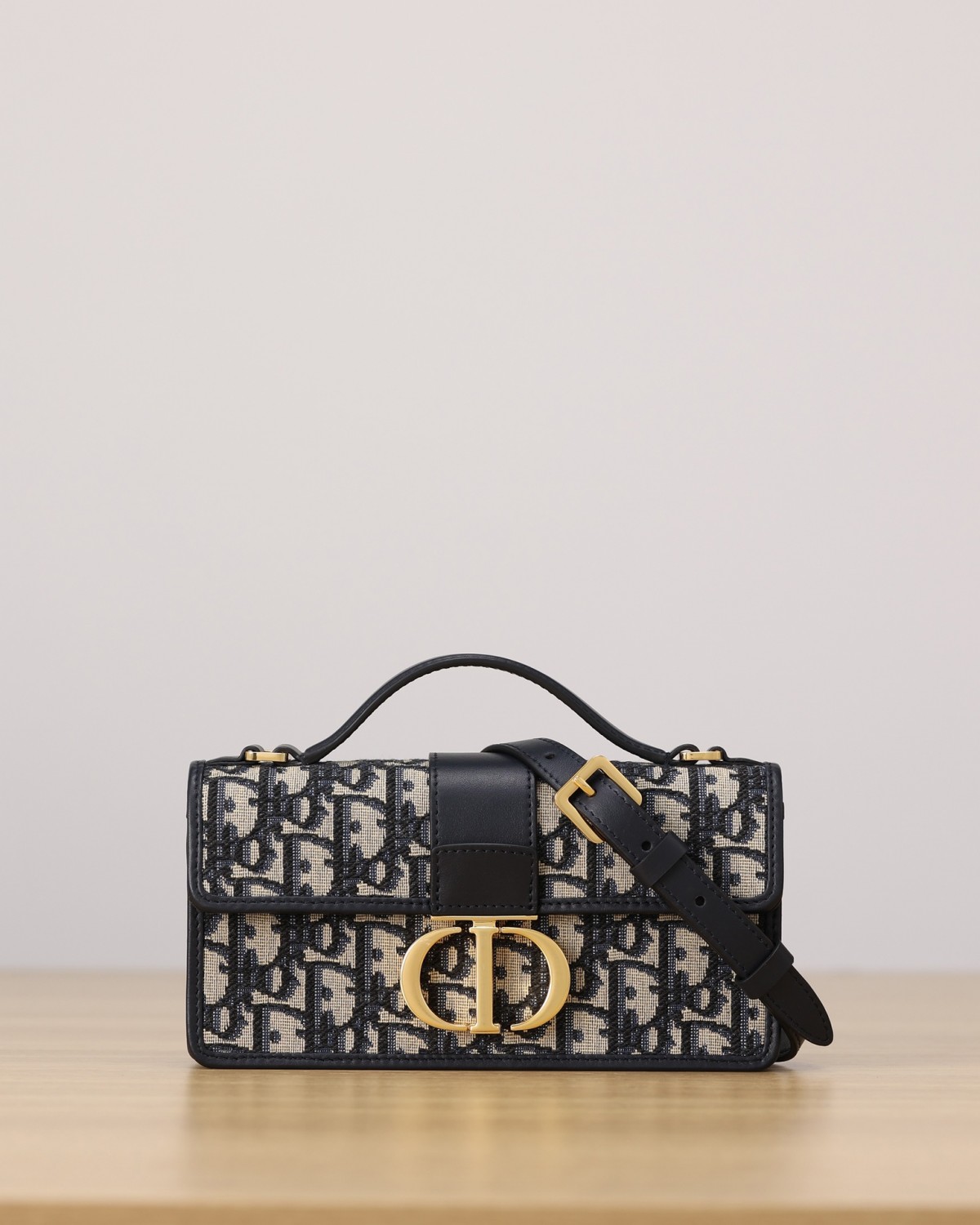 Shebag Super replica Dior Montaigne 30 east west bag review (August 2025 updated)-Molemo ka ho Fetisisa Lebenkele la Lebenkele la Marang-rang la Fake Louis Vuitton, Replica designer bag ru