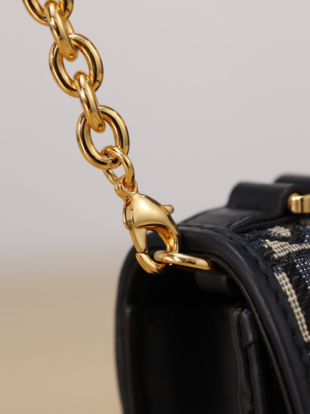Shebag Super replica Dior Montaigne 30 east west bag review (August 2025 updated)-Molemo ka ho Fetisisa Lebenkele la Lebenkele la Marang-rang la Fake Louis Vuitton, Replica designer bag ru
