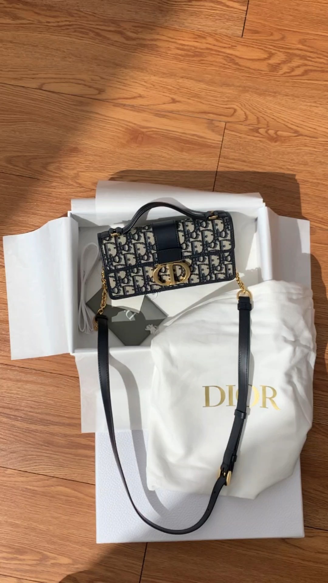 Shebag Super replica Dior Montaigne 30 east west bag review (August 2025 updated)-Molemo ka ho Fetisisa Lebenkele la Lebenkele la Marang-rang la Fake Louis Vuitton, Replica designer bag ru