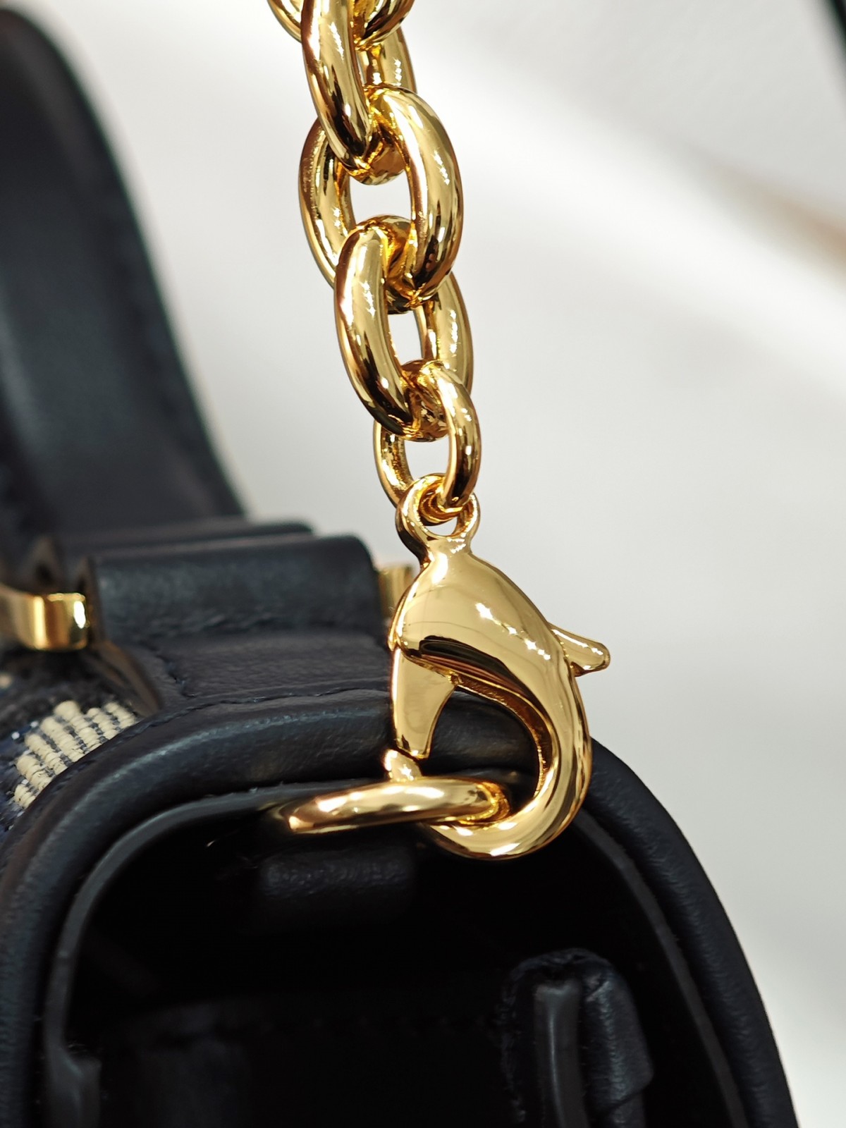 Shebag Super replica Dior Montaigne 30 east west bag review (August 2025 updated)-Molemo ka ho Fetisisa Lebenkele la Lebenkele la Marang-rang la Fake Louis Vuitton, Replica designer bag ru