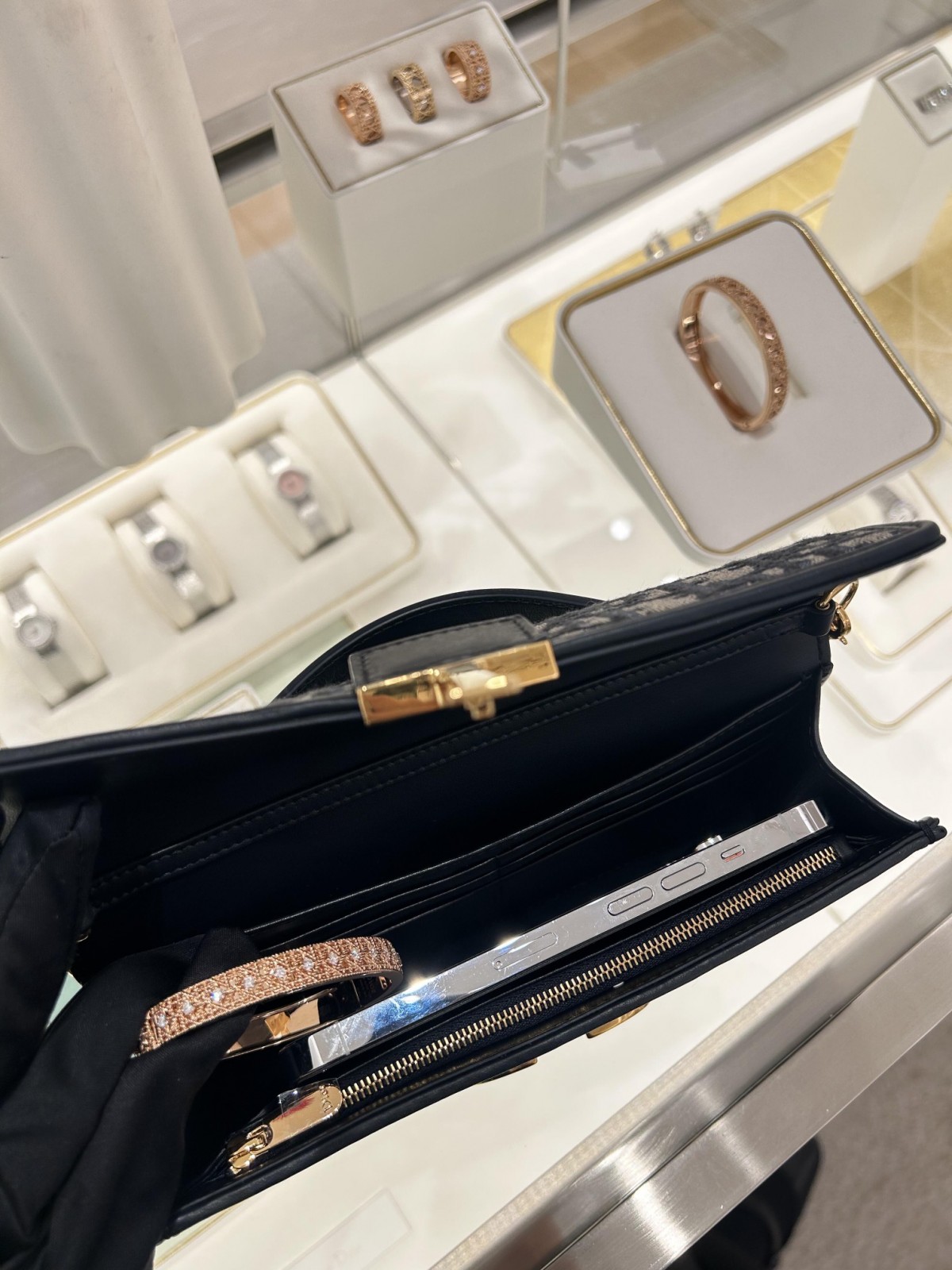 Shebag Super replica Dior Montaigne 30 east west bag review (August 2025 updated)-Molemo ka ho Fetisisa Lebenkele la Lebenkele la Marang-rang la Fake Louis Vuitton, Replica designer bag ru