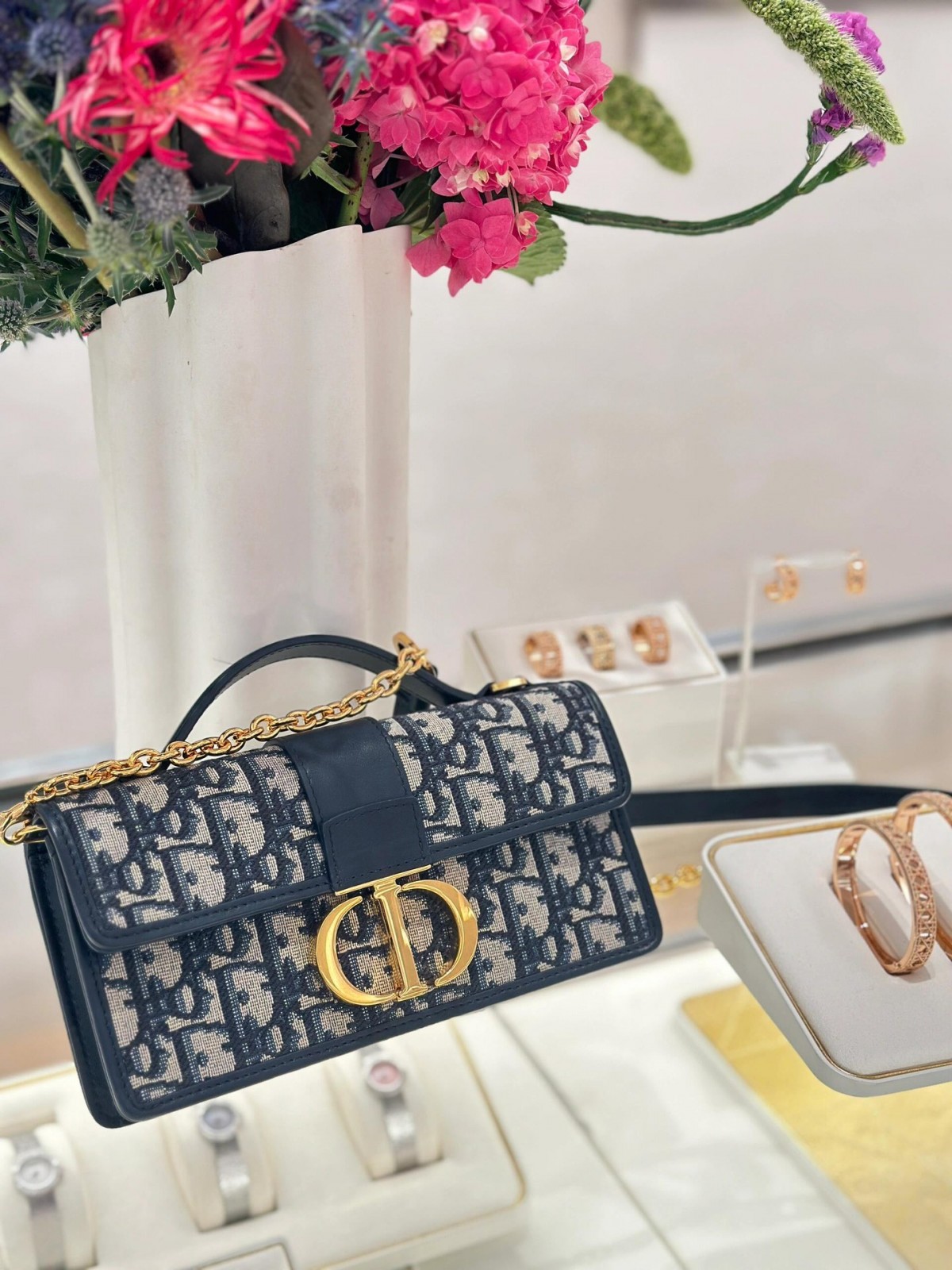Shebag Super replica Dior Montaigne 30 east west bag review (August 2025 updated)-Molemo ka ho Fetisisa Lebenkele la Lebenkele la Marang-rang la Fake Louis Vuitton, Replica designer bag ru