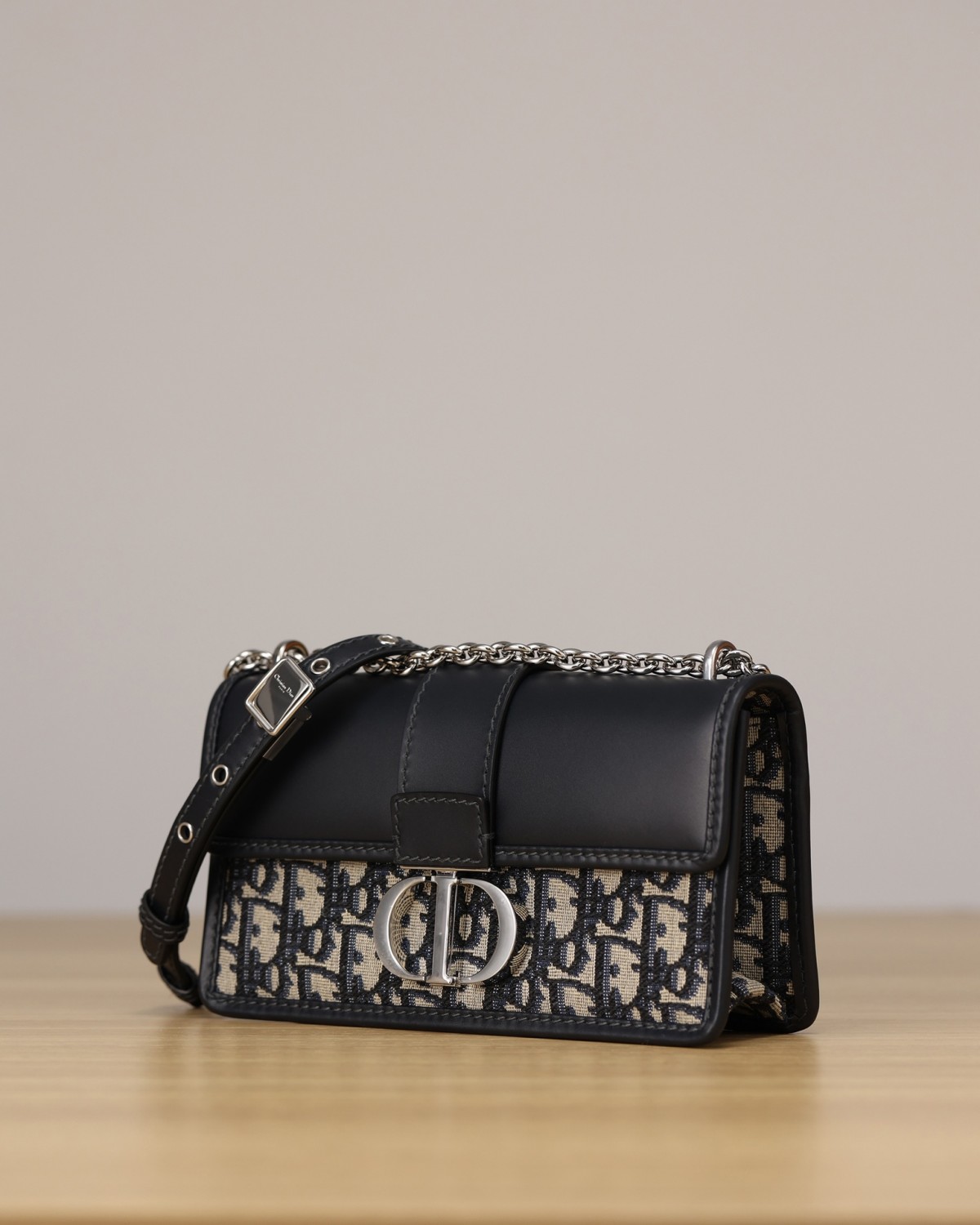 Shebag Super replica Dior Montaigne 30 east west bag review (August 2025 updated)-Molemo ka ho Fetisisa Lebenkele la Lebenkele la Marang-rang la Fake Louis Vuitton, Replica designer bag ru