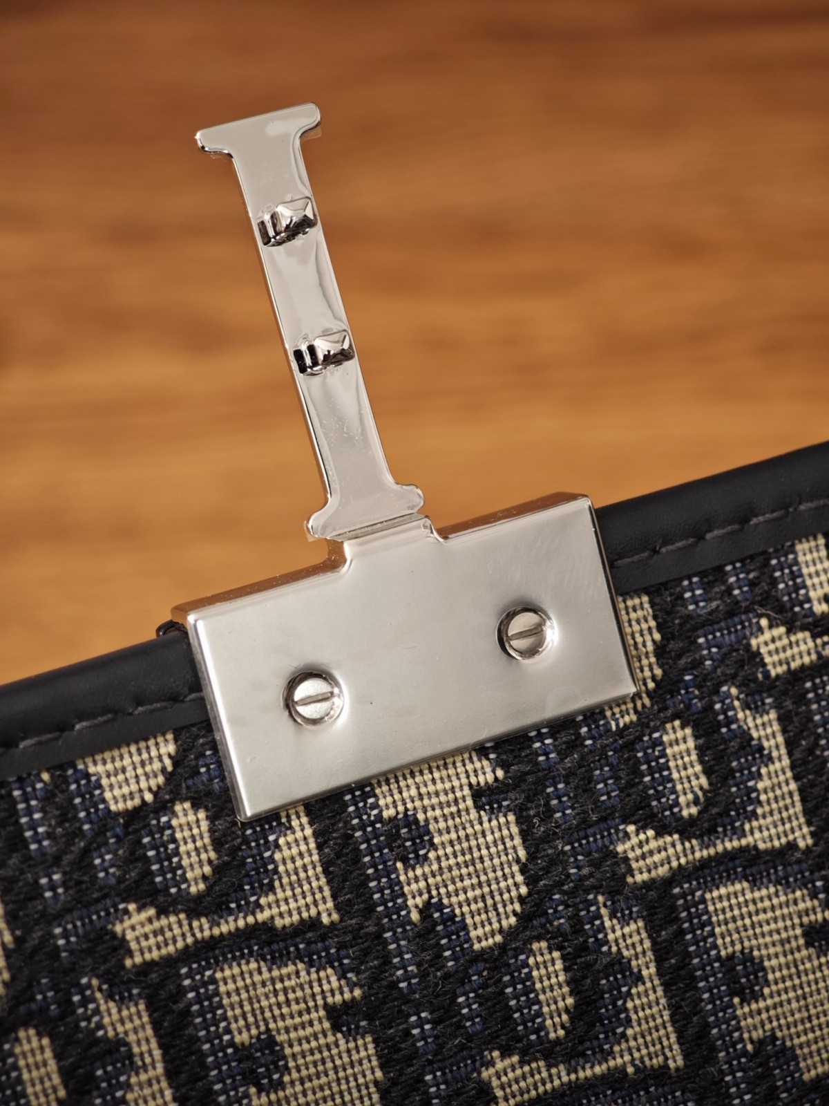 Shebag Super replica Dior Montaigne 30 east west bag review (August 2025 updated)-Molemo ka ho Fetisisa Lebenkele la Lebenkele la Marang-rang la Fake Louis Vuitton, Replica designer bag ru