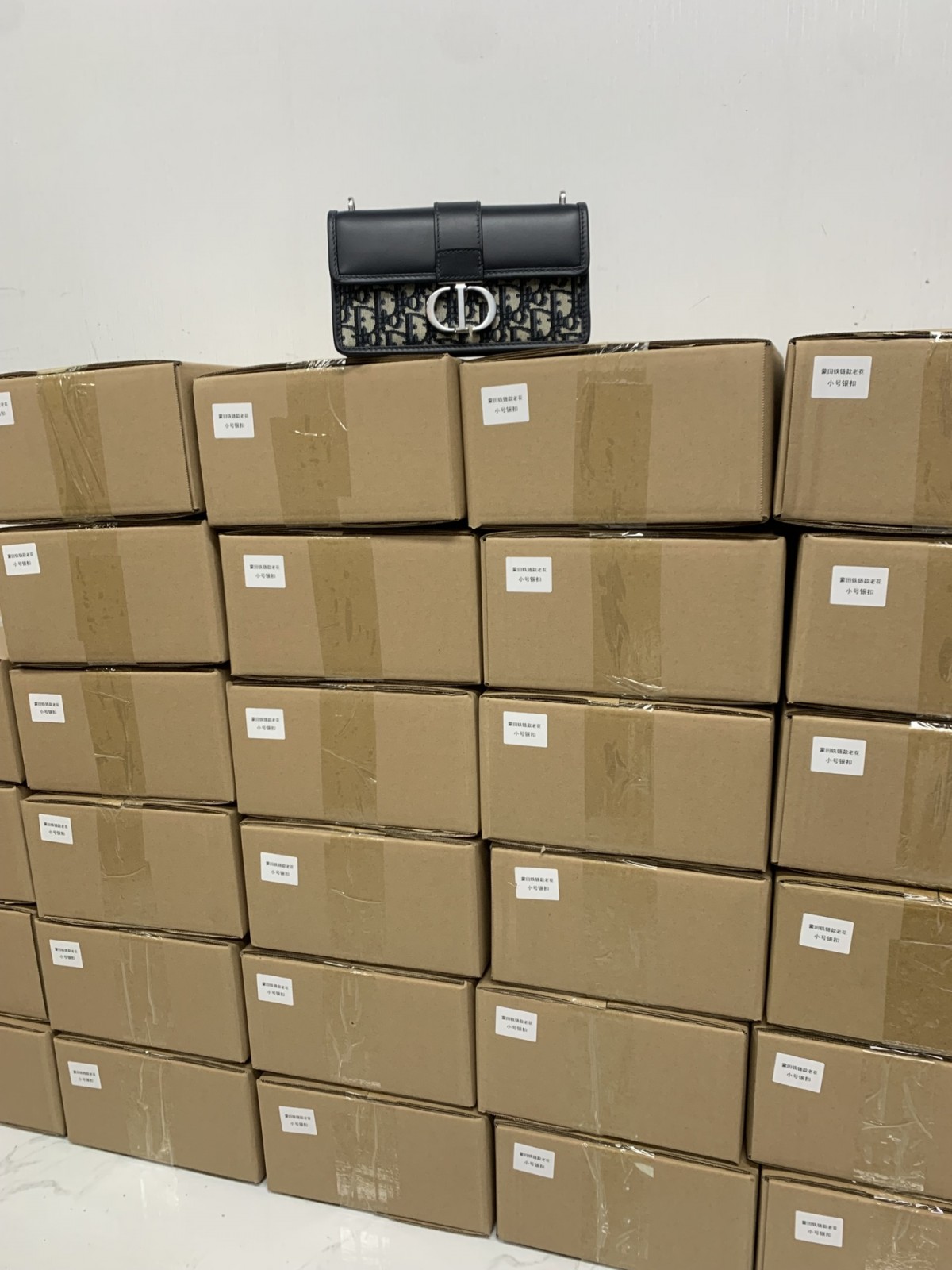Shebag Super replica Dior Montaigne 30 east west bag review (August 2025 updated)-Molemo ka ho Fetisisa Lebenkele la Lebenkele la Marang-rang la Fake Louis Vuitton, Replica designer bag ru