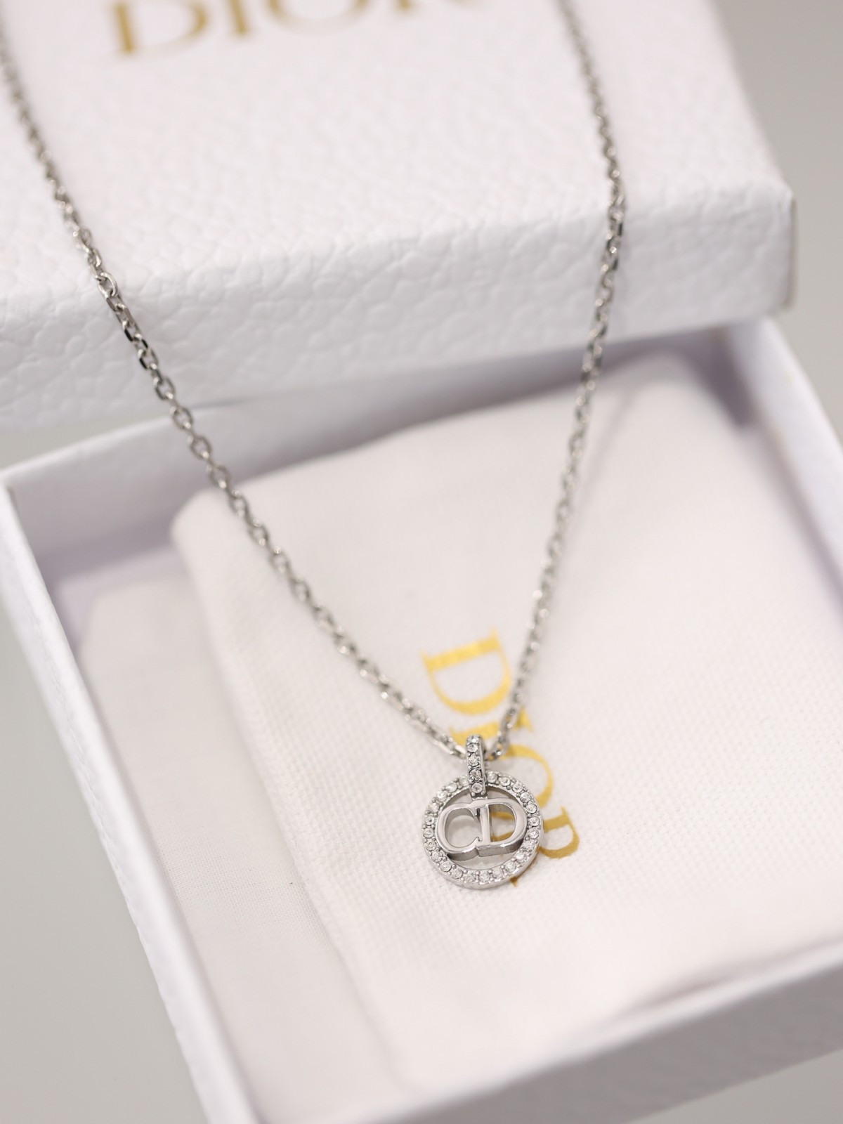 Shebag Super replica Dior necklace in silver(August 2025 updated)-Best Quality Fake Louis Vuitton Bag Online Store, Replica designer bag ru