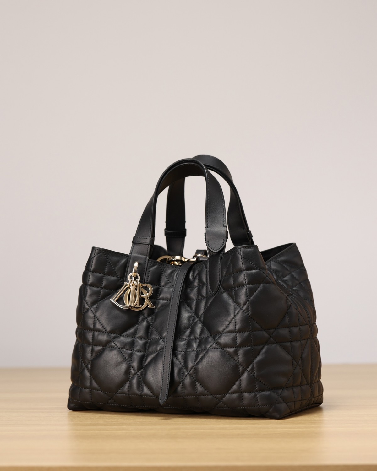 Dior Toujours medium Shebag VS Authentic bag review(August 2025 updated)-Ti o dara ju Didara iro Louis Vuitton apo Online itaja, Ajọra onise apo ru