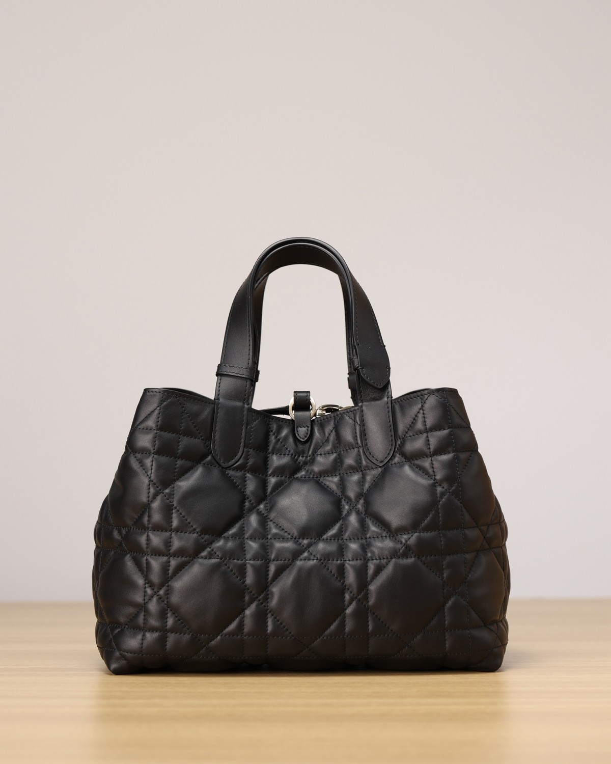 Dior Toujours medium Shebag VS Authentic bag review(August 2025 updated)-Ti o dara ju Didara iro Louis Vuitton apo Online itaja, Ajọra onise apo ru