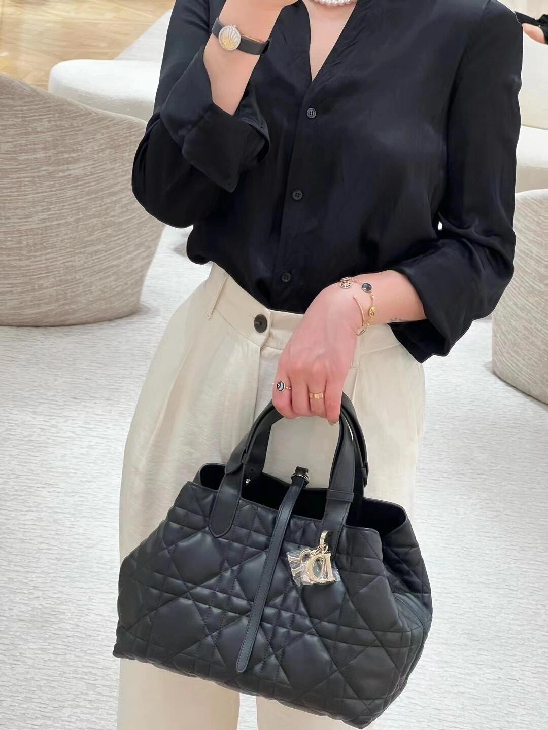 Dior Toujours medium Shebag VS Authentic bag review(August 2025 updated)-Ti o dara ju Didara iro Louis Vuitton apo Online itaja, Ajọra onise apo ru