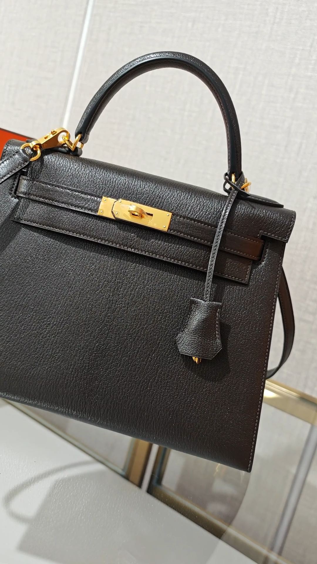 Shebag super replica Hermes Goat leather Kelly 28 bag black gold reivew(August 2025 updated)-Toko Online Tas Louis Vuitton Palsu Kualitas Terbaik, Tas desainer replika ru