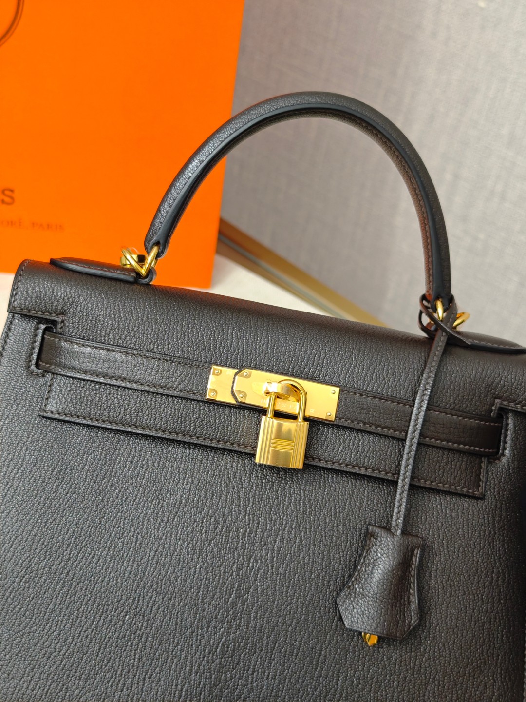 Shebag super replica Hermes Goat leather Kelly 28 bag black gold reivew(August 2025 updated)-Toko Online Tas Louis Vuitton Palsu Kualitas Terbaik, Tas desainer replika ru