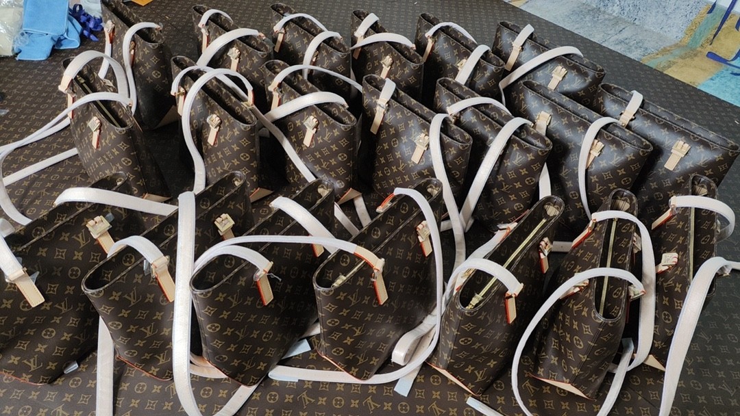 Shebag top replica Louis Vuitton Piano M12095 bag new batch comes(Sep 2025 updated)-Zoo Zoo Fake Louis Vuitton Hnab Online Khw, Replica designer hnab ru