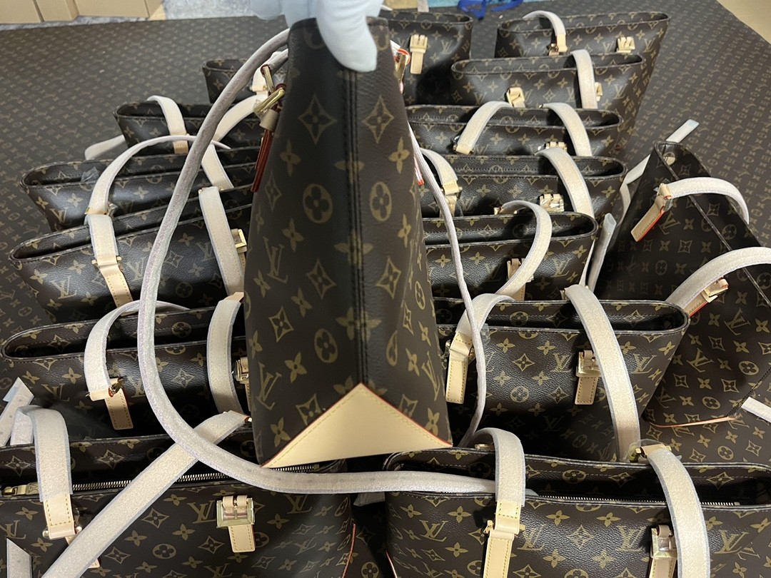 Shebag top replica Louis Vuitton Piano M12095 bag new batch comes(Sep 2025 updated)-Zoo Zoo Fake Louis Vuitton Hnab Online Khw, Replica designer hnab ru