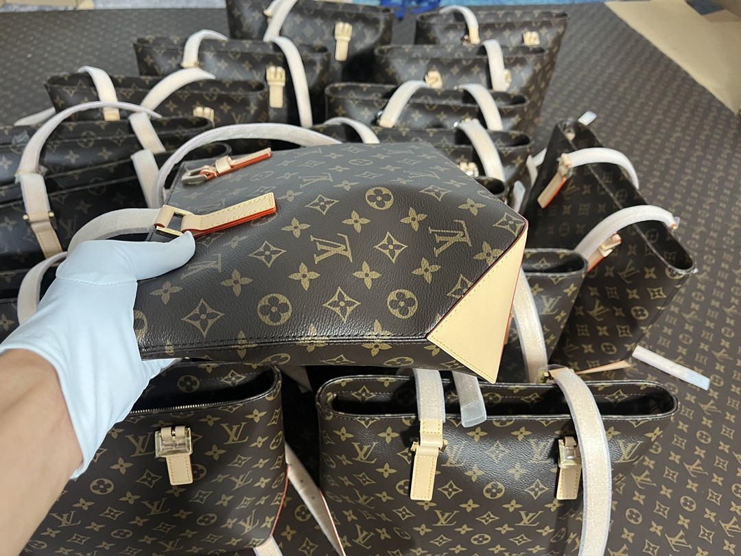 Shebag top replica Louis Vuitton Piano M12095 bag new batch comes(Sep 2025 updated)-Zoo Zoo Fake Louis Vuitton Hnab Online Khw, Replica designer hnab ru
