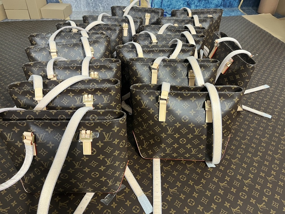 Shebag top replica Louis Vuitton Piano M12095 bag new batch comes(Sep 2025 updated)-Zoo Zoo Fake Louis Vuitton Hnab Online Khw, Replica designer hnab ru