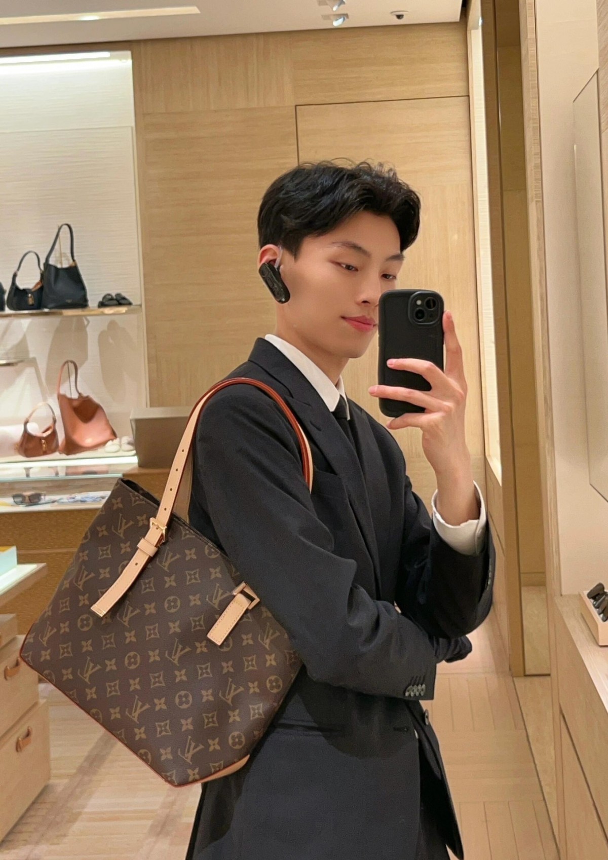 Shebag top replica Louis Vuitton Piano M12095 bag new batch comes(Sep 2025 updated)-Zoo Zoo Fake Louis Vuitton Hnab Online Khw, Replica designer hnab ru