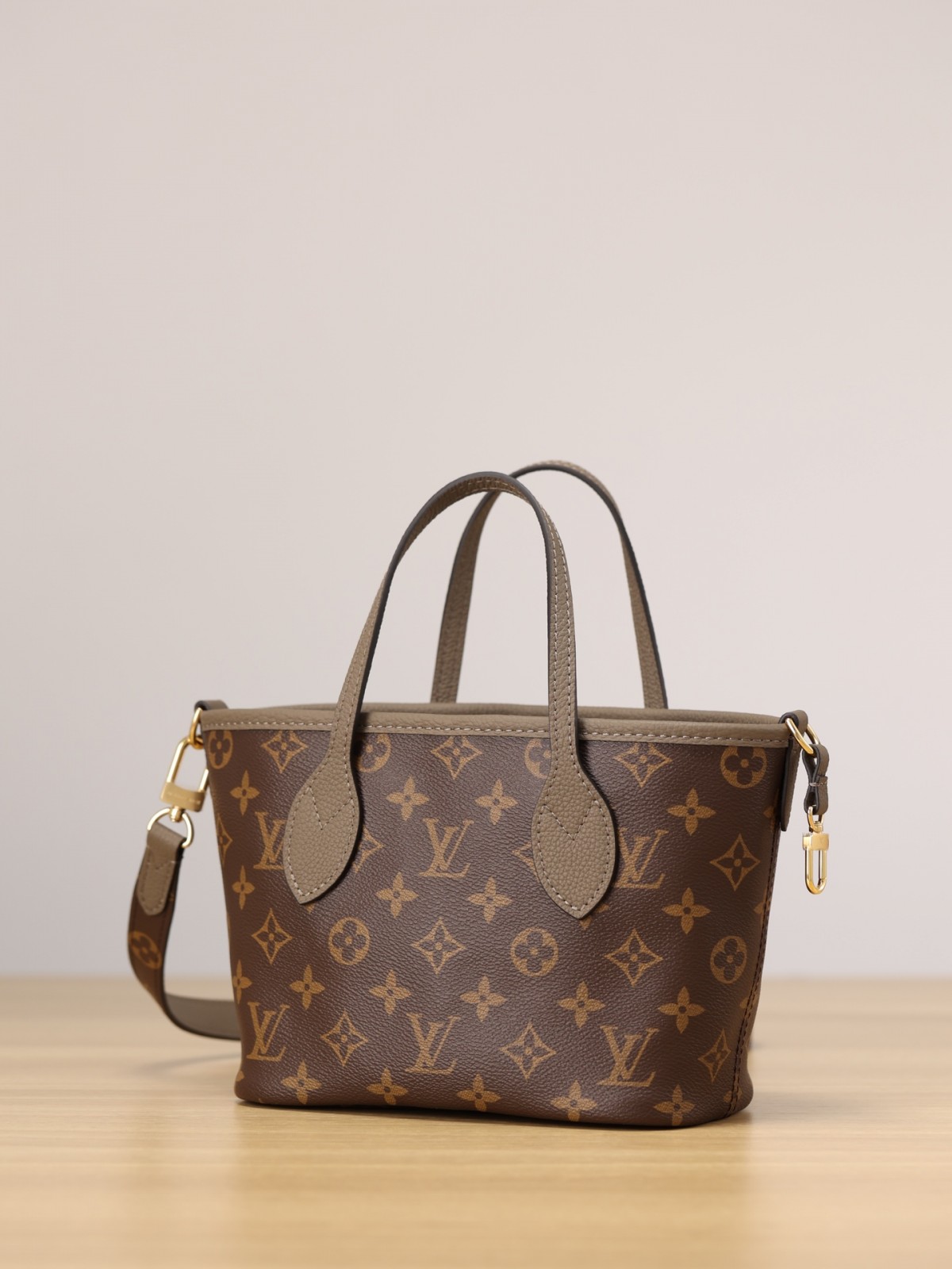 Shebag super replica Louis Vuitton M12109 NEVERFULL BANDOULIÈRE INSIDE OUT BB bag review(Sep 2025 updated)-Best Quality Fake designer Bag Review, Replica designer bag ru