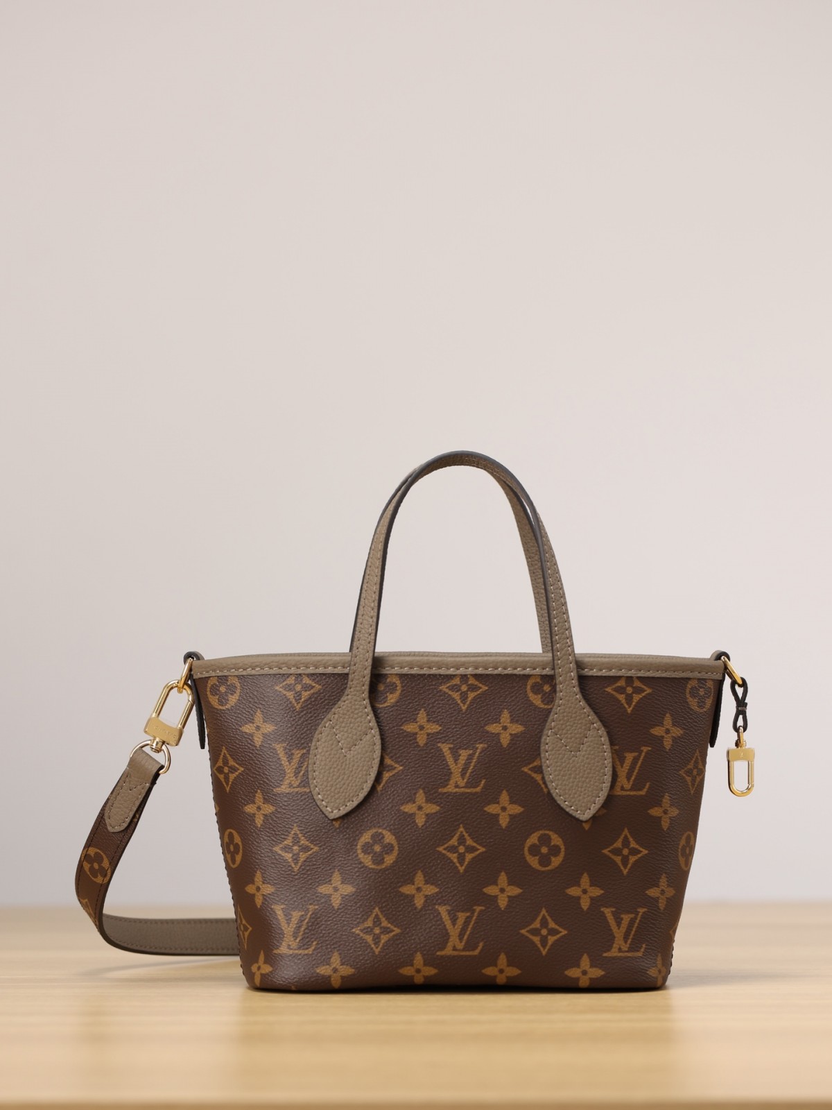 Shebag super replica Louis Vuitton M12109 NEVERFULL BANDOULIÈRE INSIDE OUT BB bag review(Sep 2025 updated)-Best Quality Fake designer Bag Review, Replica designer bag ru