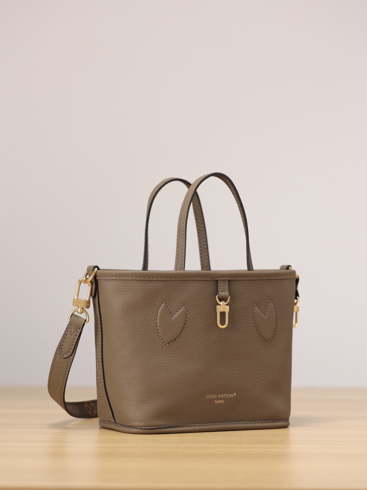 Shebag super replica Louis Vuitton M12109 NEVERFULL BANDOULIÈRE INSIDE OUT BB bag review(Sep 2025 updated)-Best Quality Fake designer Bag Review, Replica designer bag ru