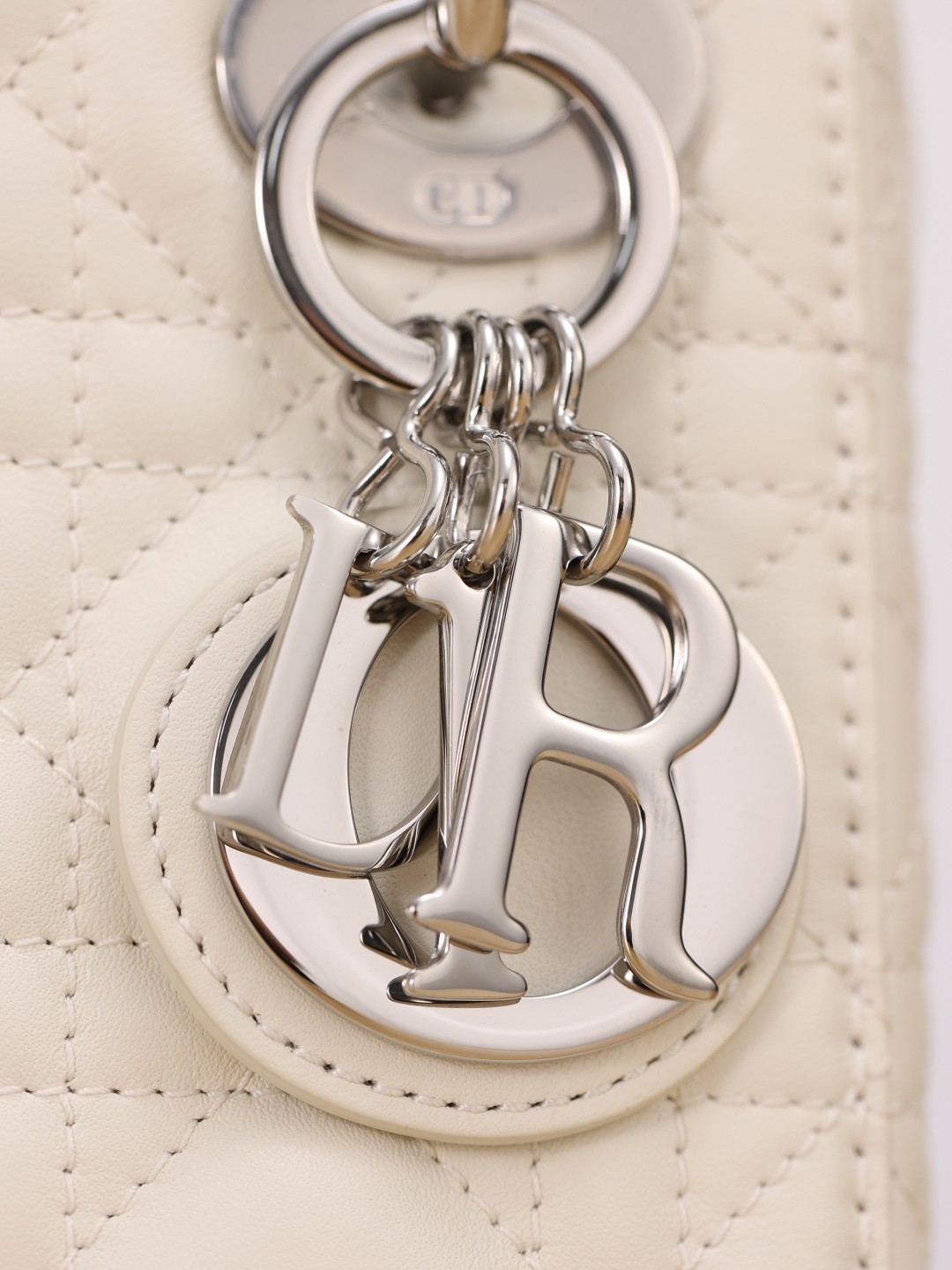 white lady dior silver hardware-Best Quality Fake Louis Vuitton Bag Online Store, Replica designer bag ru